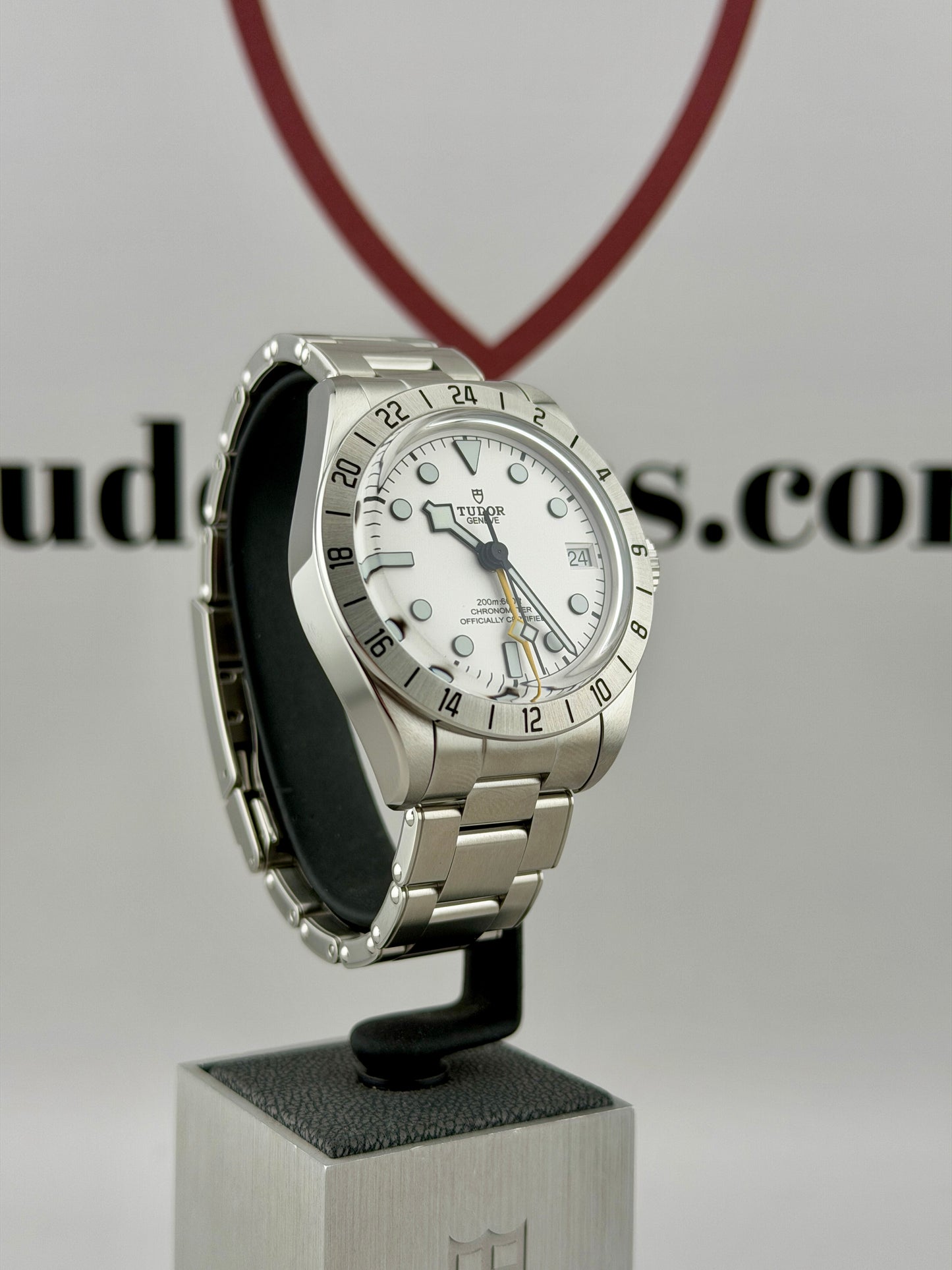 New/Unworn 2026 TUDOR Black Bay Pro Opaline 79470 39mm Full Set