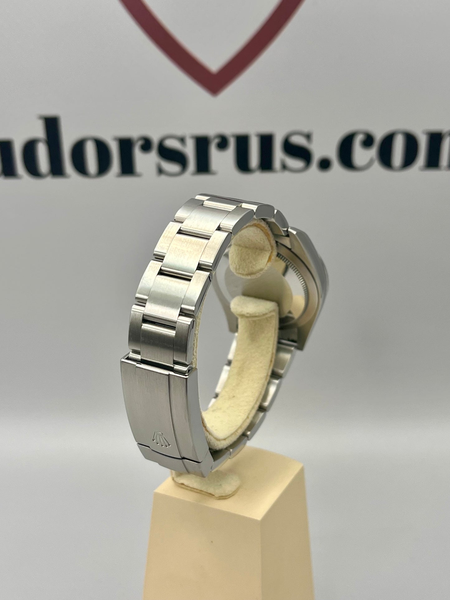 2025 ROLEX Oyster Perpetual Pink Dial - 124200 - 34mm - Full Set