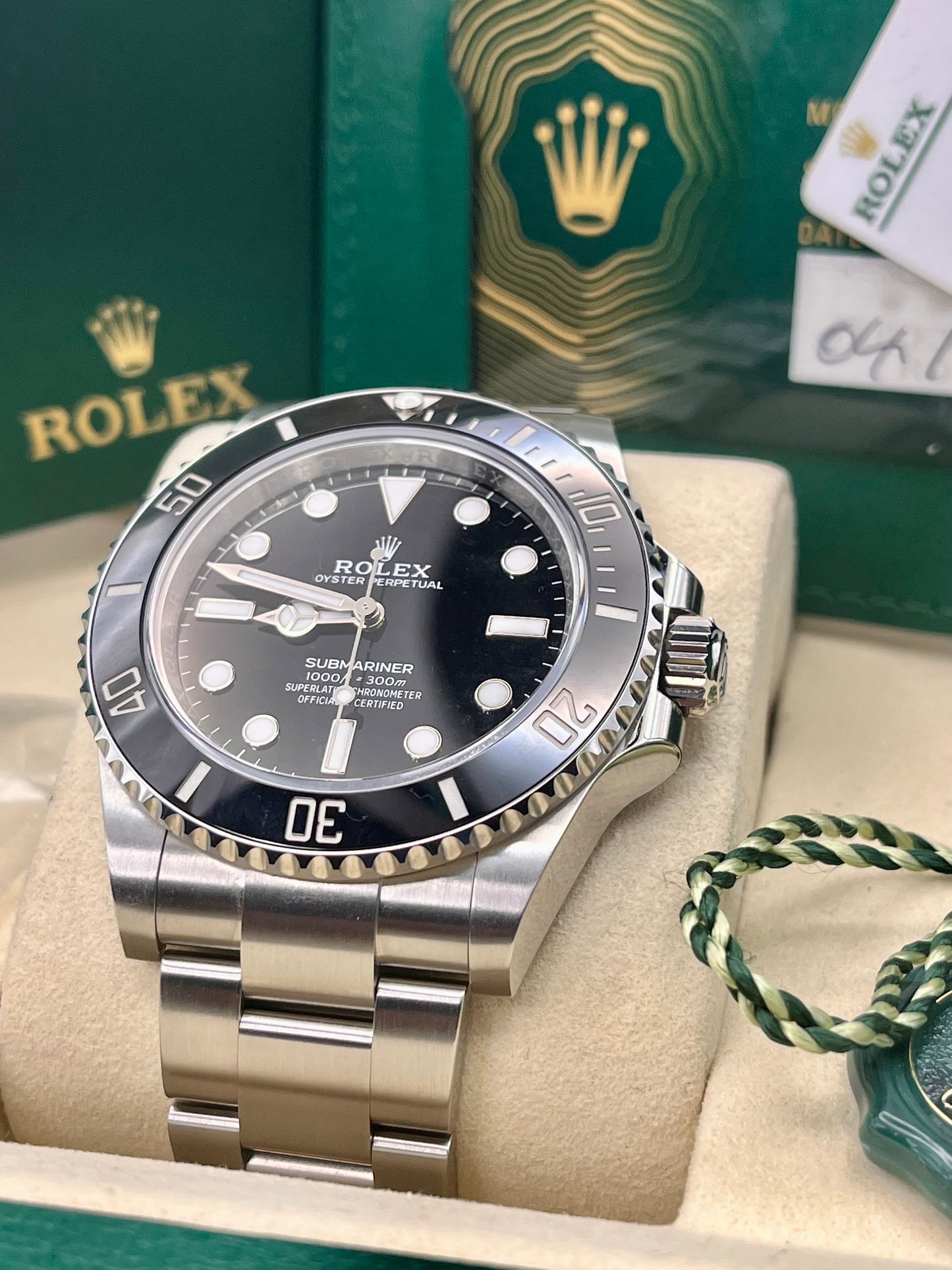 2025 **BRAND NEW** ROLEX Submariner - 124060 - 40 mm - Full Set
