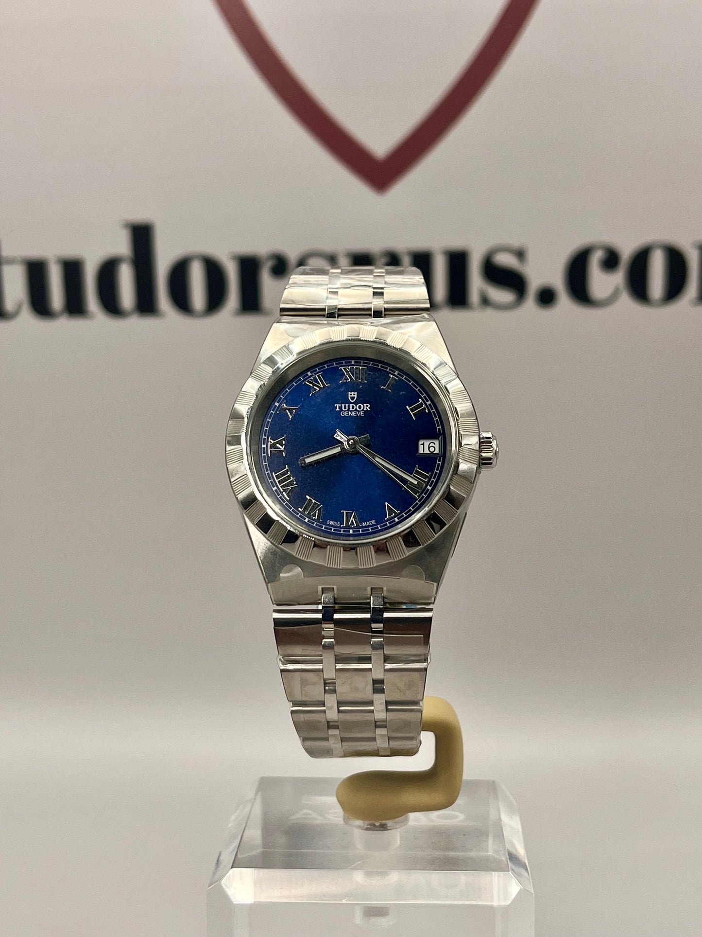 2025 *NEW & UNWORN* TUDOR Royal - 28400 - 34mm - Full Set