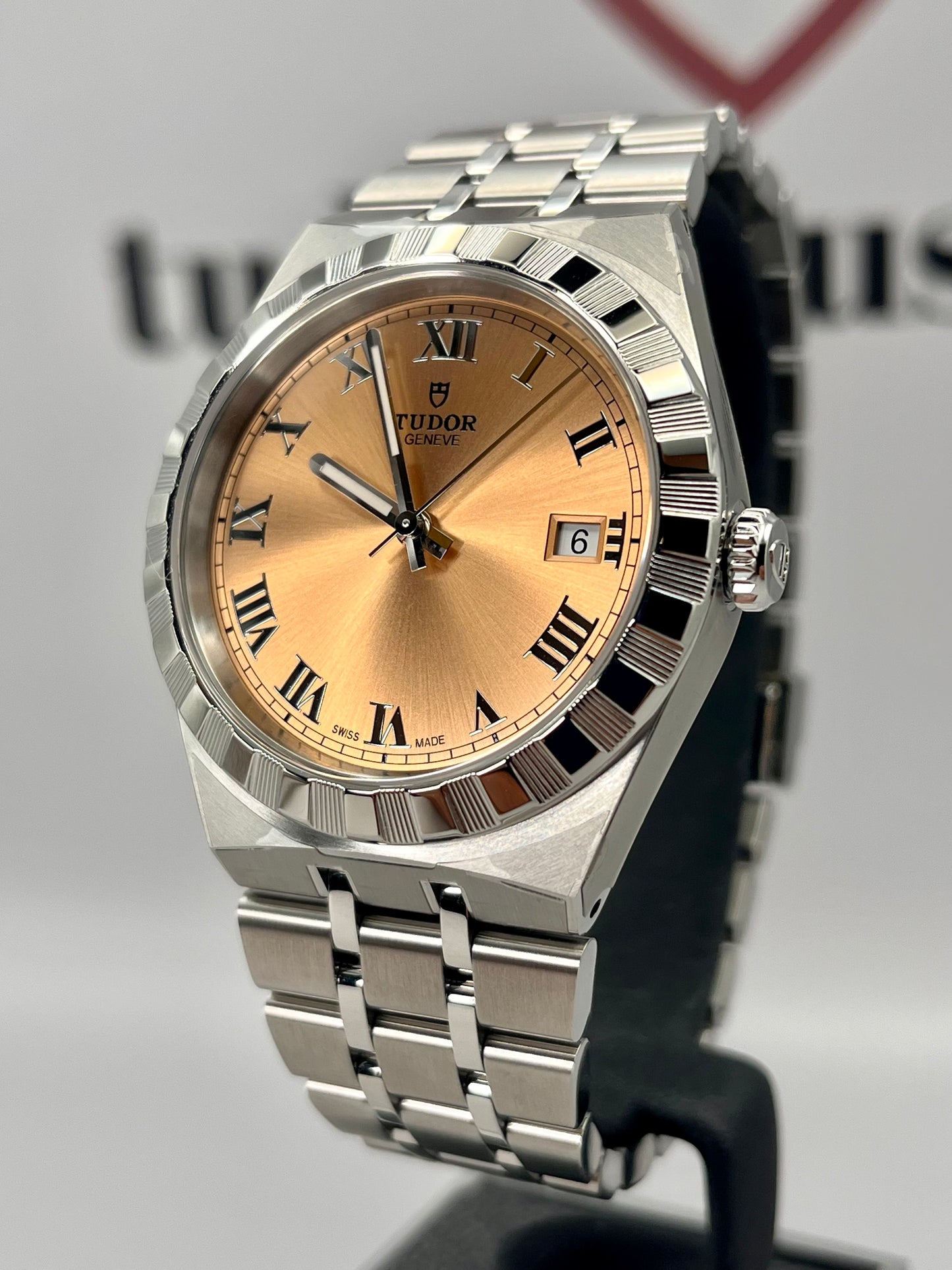 2025 *UNWORN* TUDOR Royal 28500 - 38mm - Salmon - Full Set