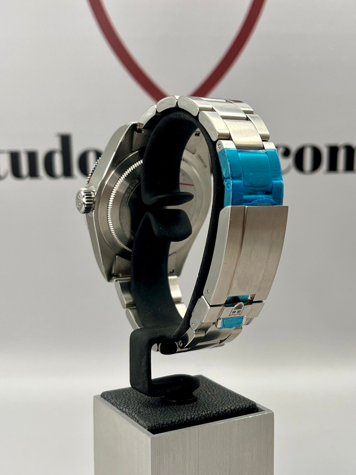 2025 **UNWORN** TUDOR Black Bay 68 - 43mm - M7943A1A0NU