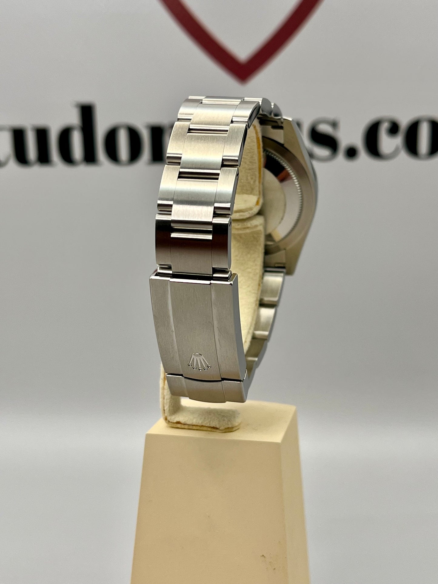 2025 *BRAND NEW* ROLEX OP34 Pistachio - 124200 - 34mm - Full Set