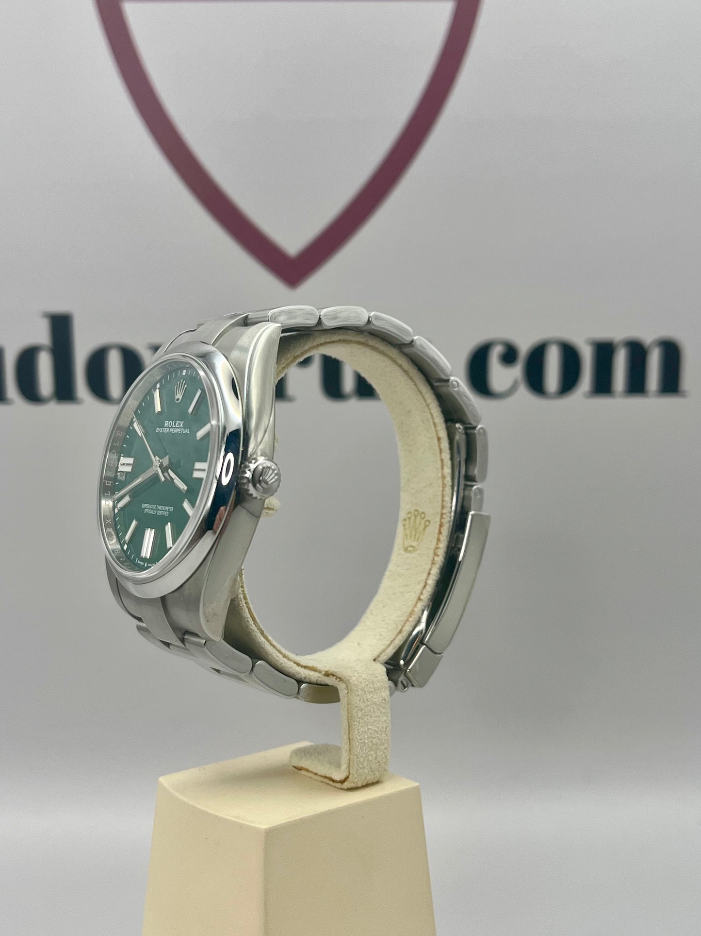*Stickered* ROLEX Oyster Perpetual 41mm - 124300 - Full Set - Warranty