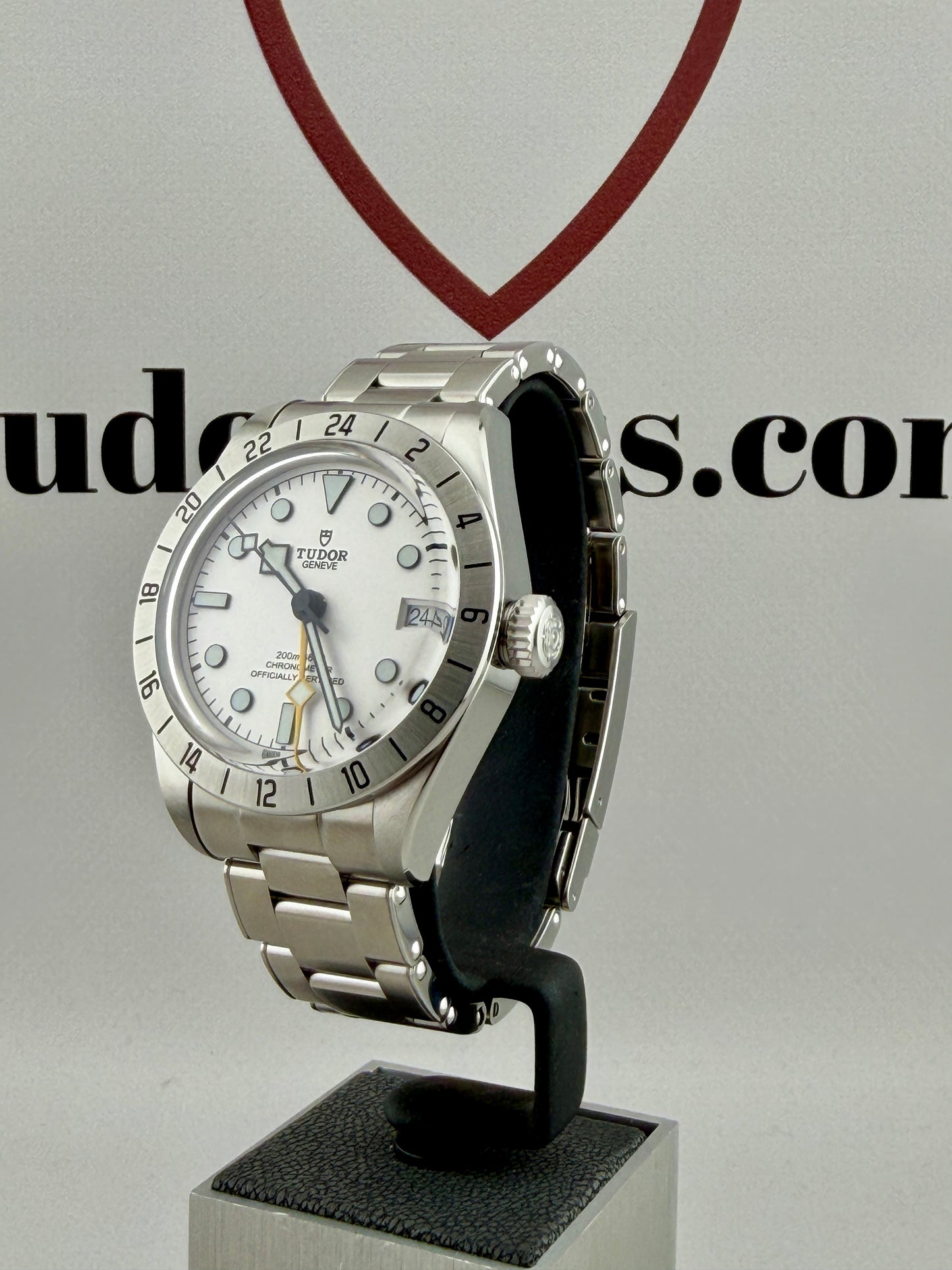 New/Unworn 2026 TUDOR Black Bay Pro Opaline 79470 39mm Full Set