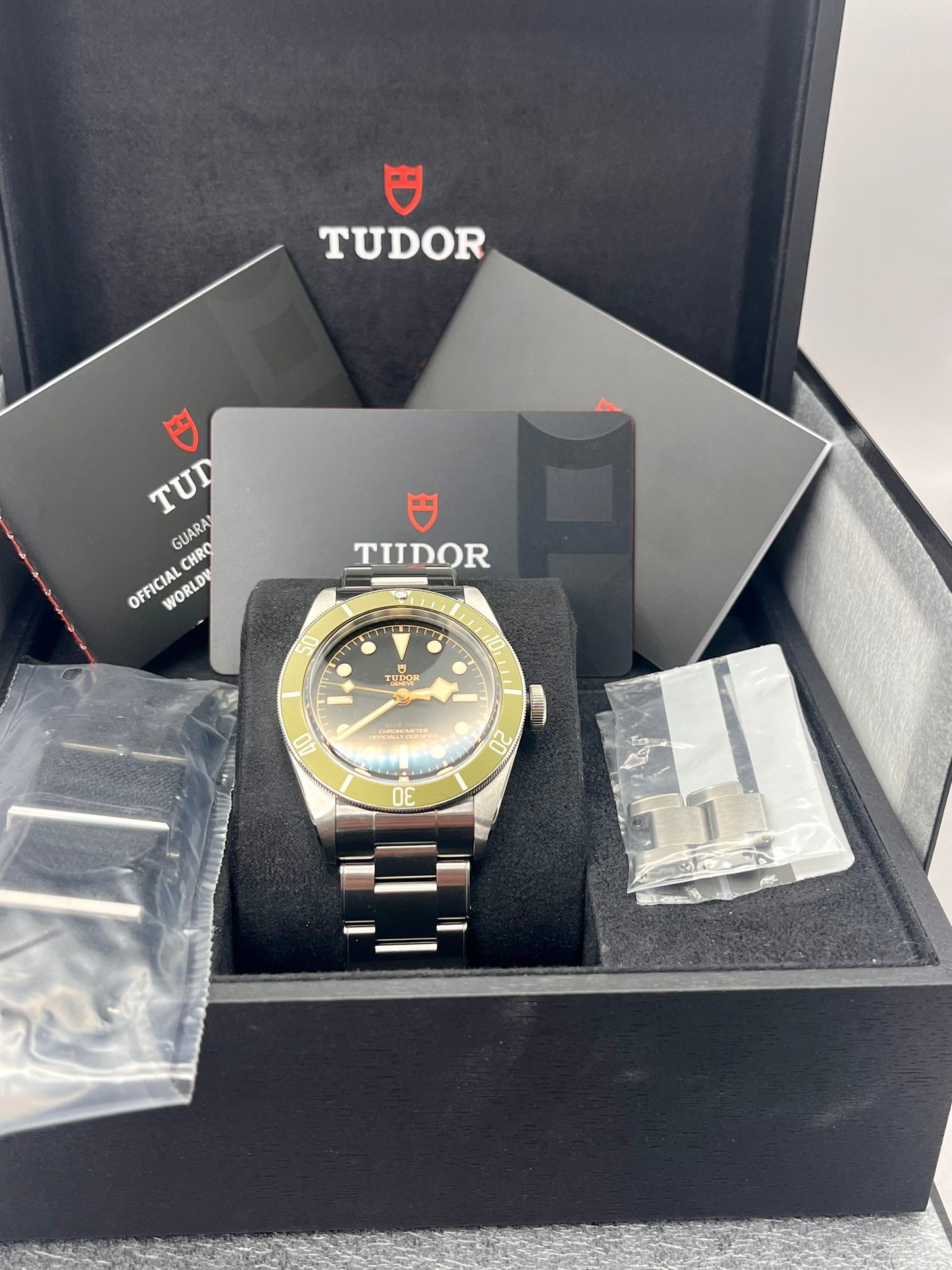 2022 TUDOR Black Bay 79230G 'Harrods' Edition - 41mm - Full Set