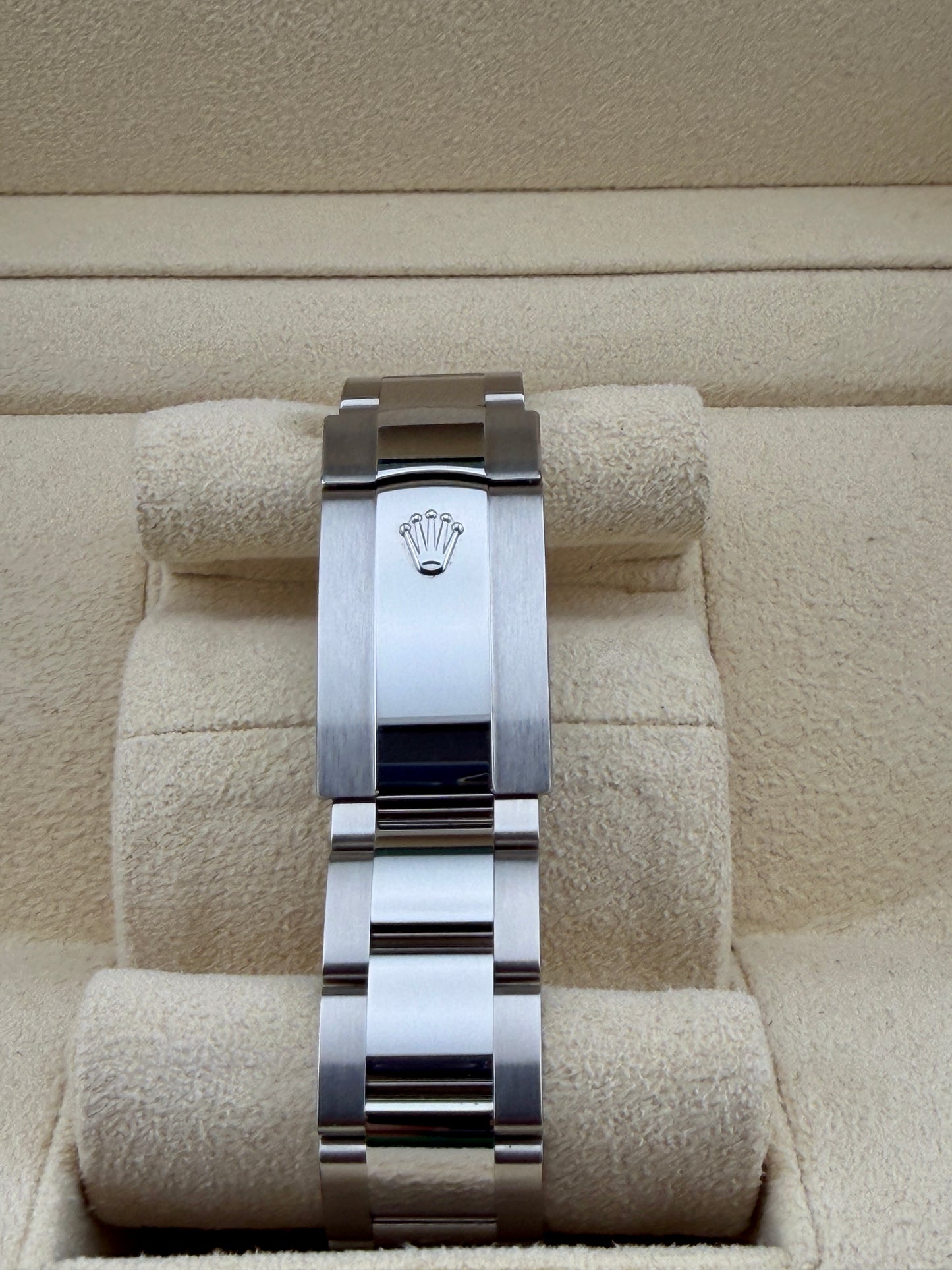 2024 ROLEX DateJust 126334 Azurro Dial 41mm Mint Condition