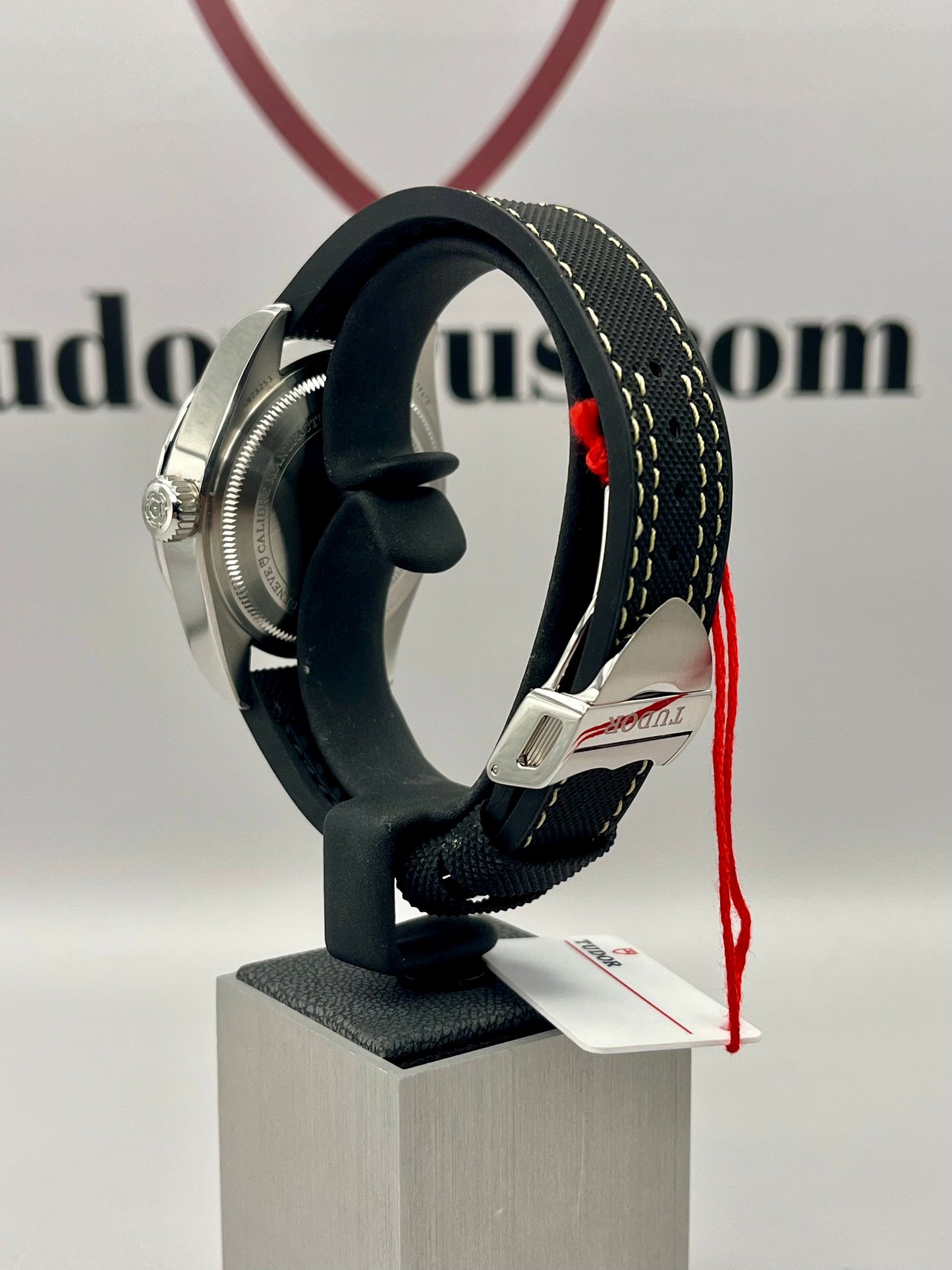 2025 TUDOR Black Bay Pro - 39mm - M79470 - Full Set