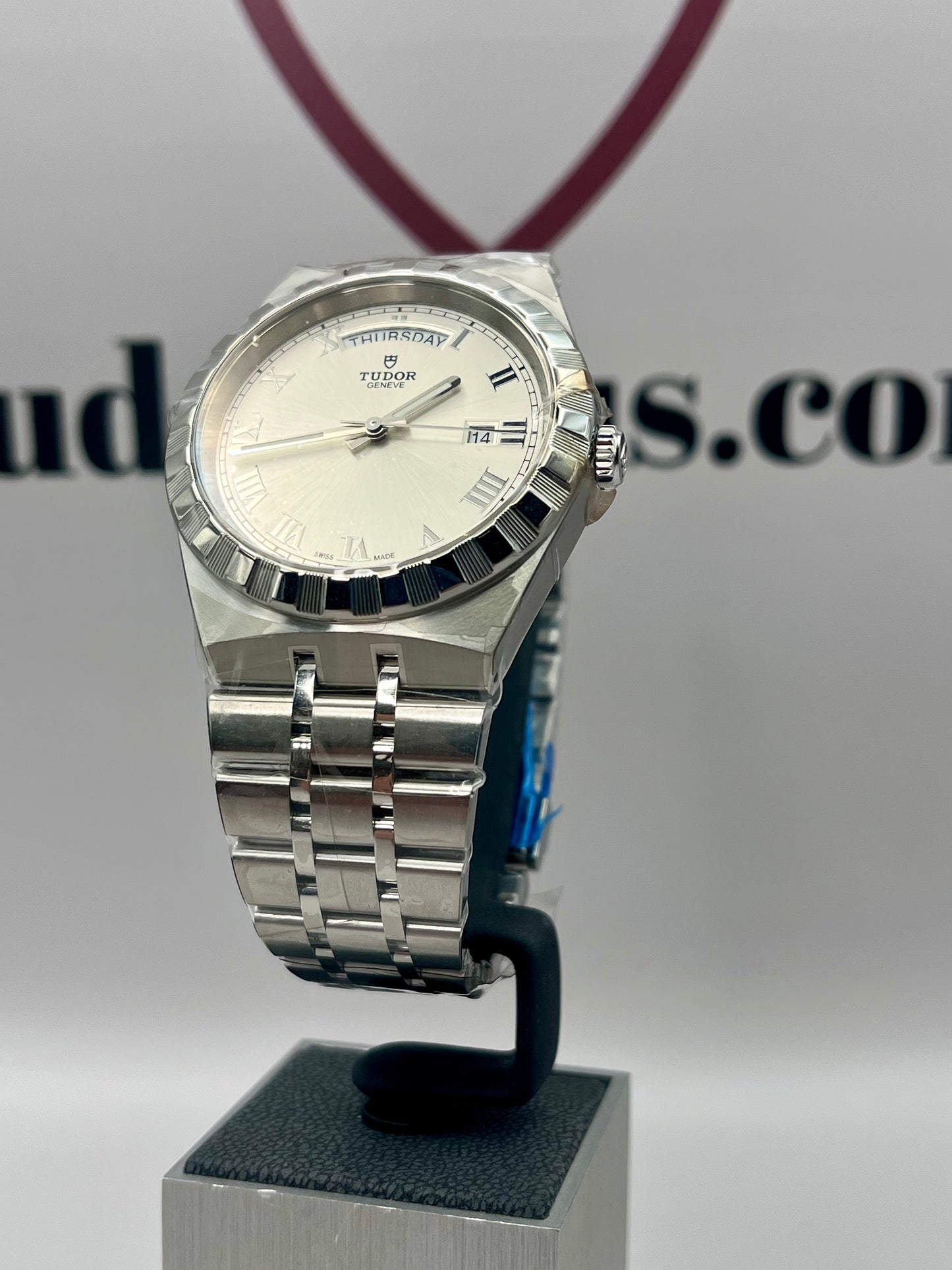 Dec 2025 *UNWORN* TUDOR Royal Day/Date Silver Dial - M28600 - 41mm - Full Set