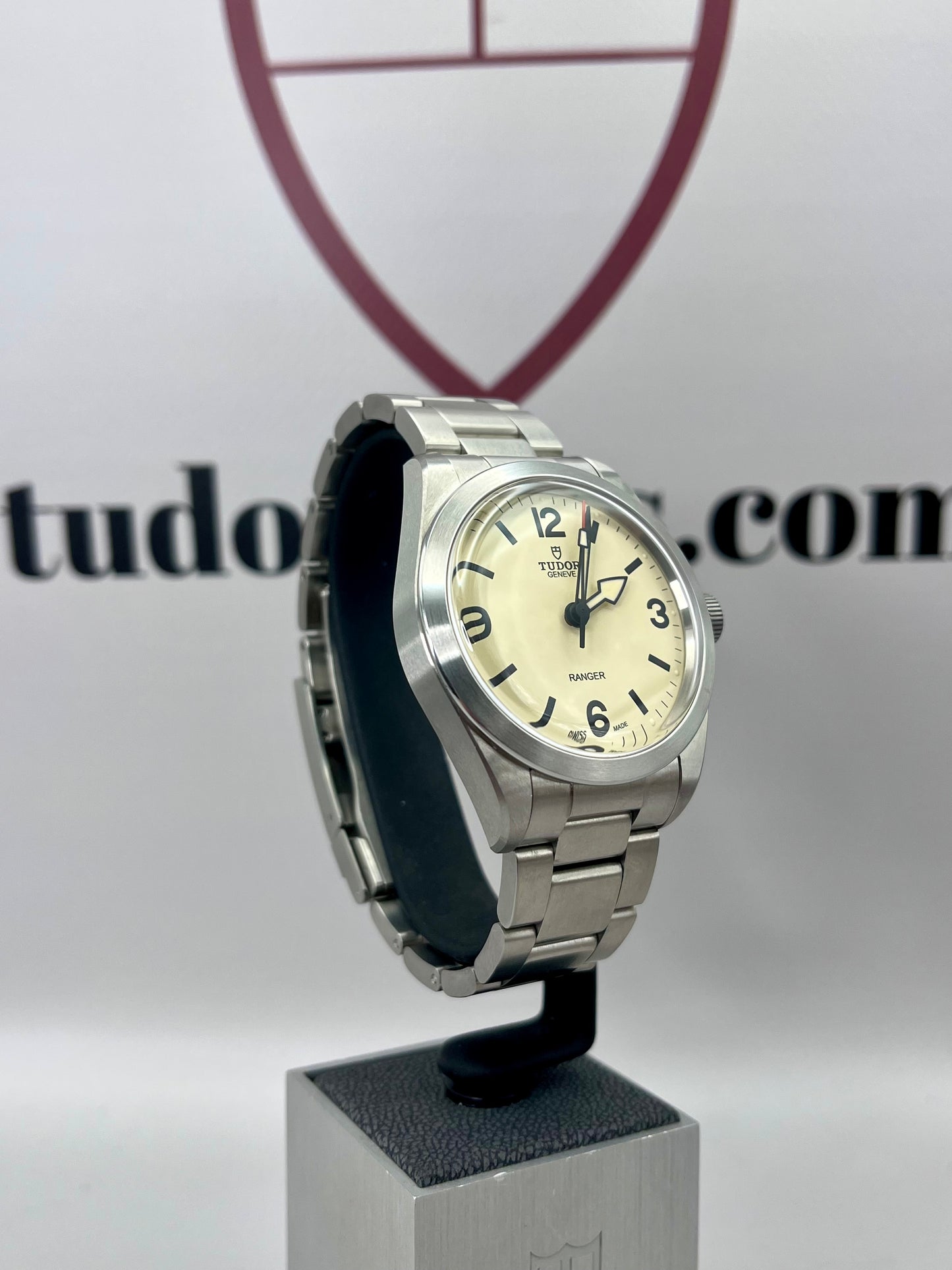2025 TUDOR Ranger 79950 'Dune' - 39mm - Full Set