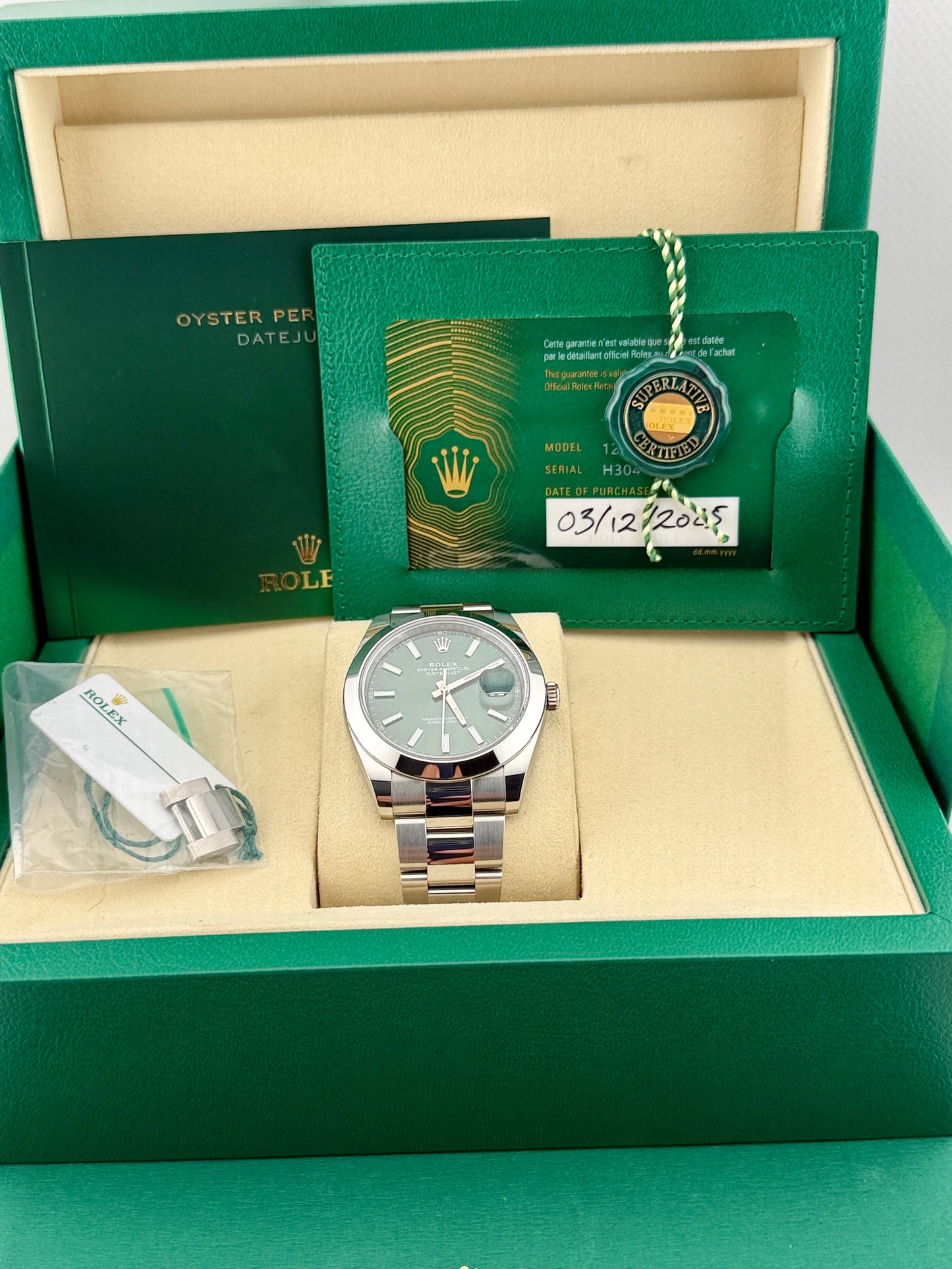 Dec 2025 ROLEX DateJust 41 Mint Dial 126300 41mm Full Set