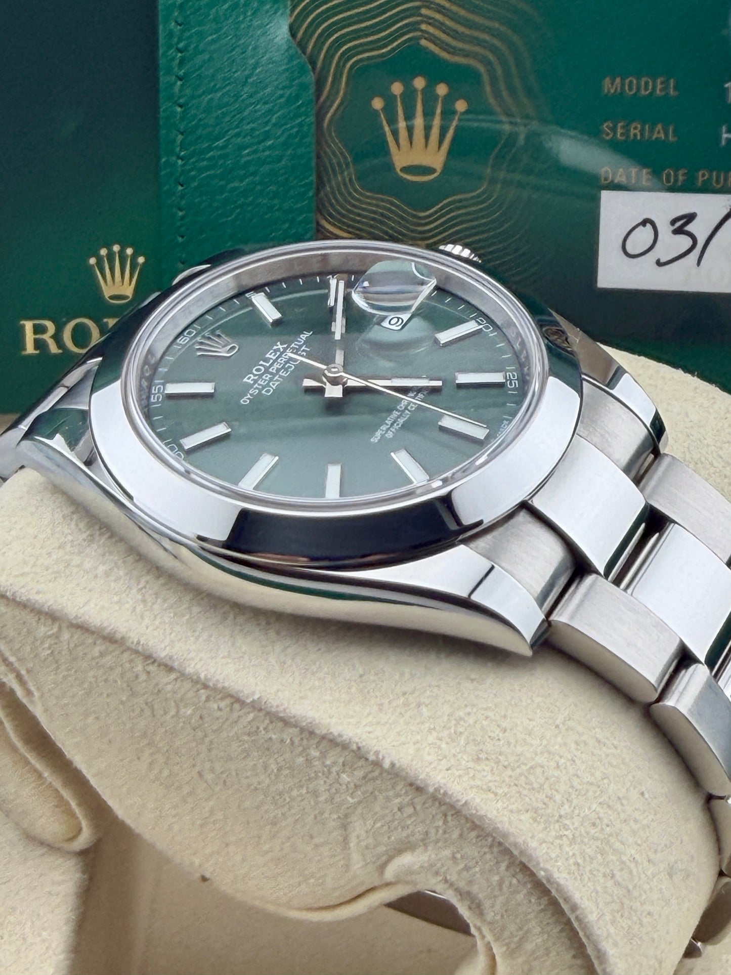 Dec 2025 ROLEX DateJust 41 Mint Dial 126300 41mm Full Set