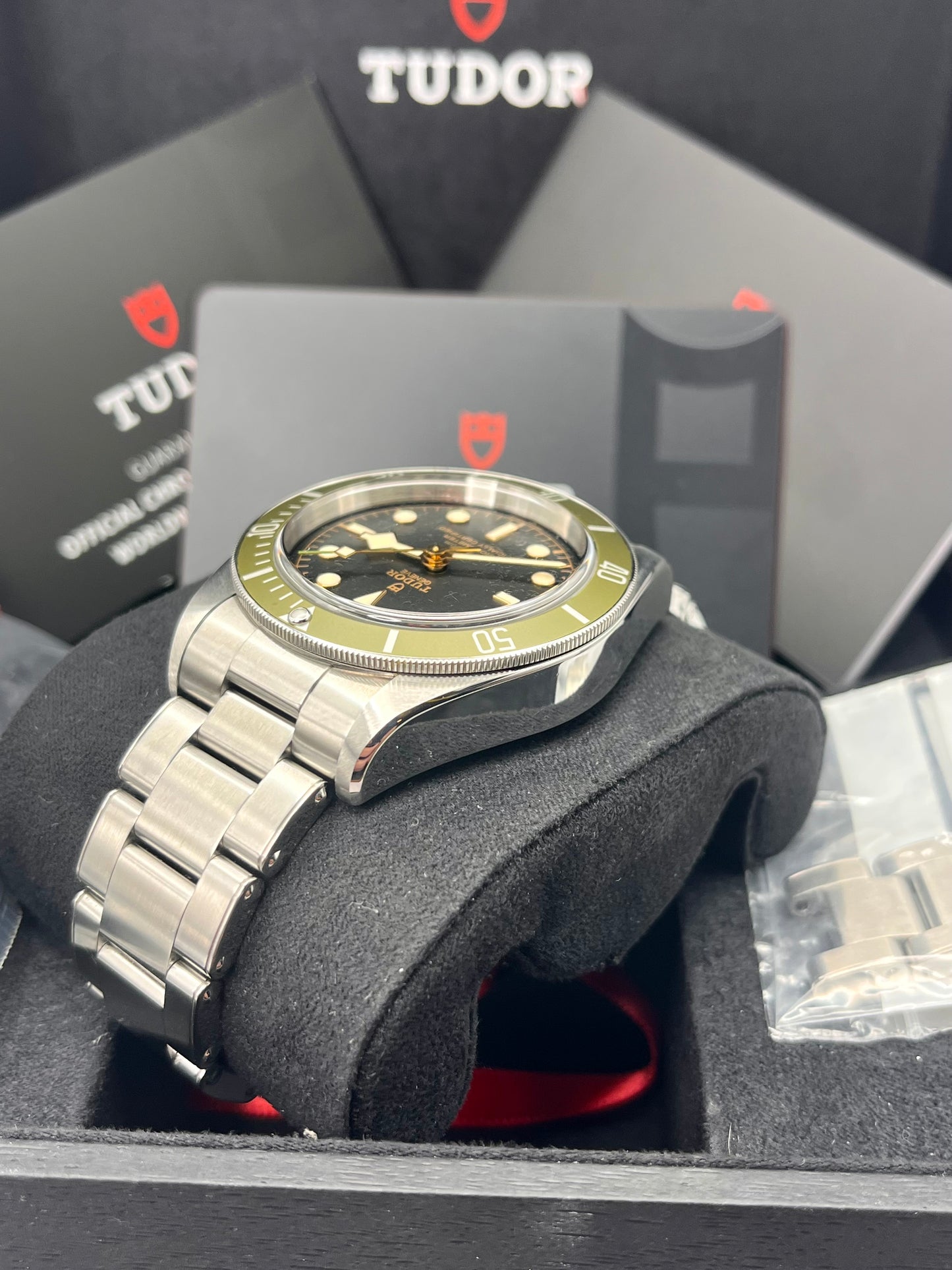 2022 TUDOR Black Bay 79230G 'Harrods' Edition - 41mm - Full Set