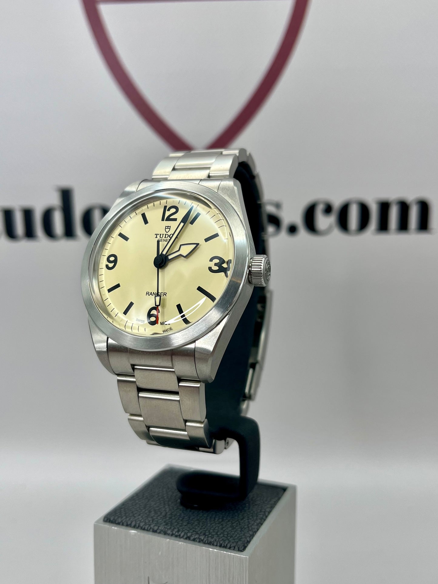2025 TUDOR Ranger 79950 'Dune' - 39mm - Full Set