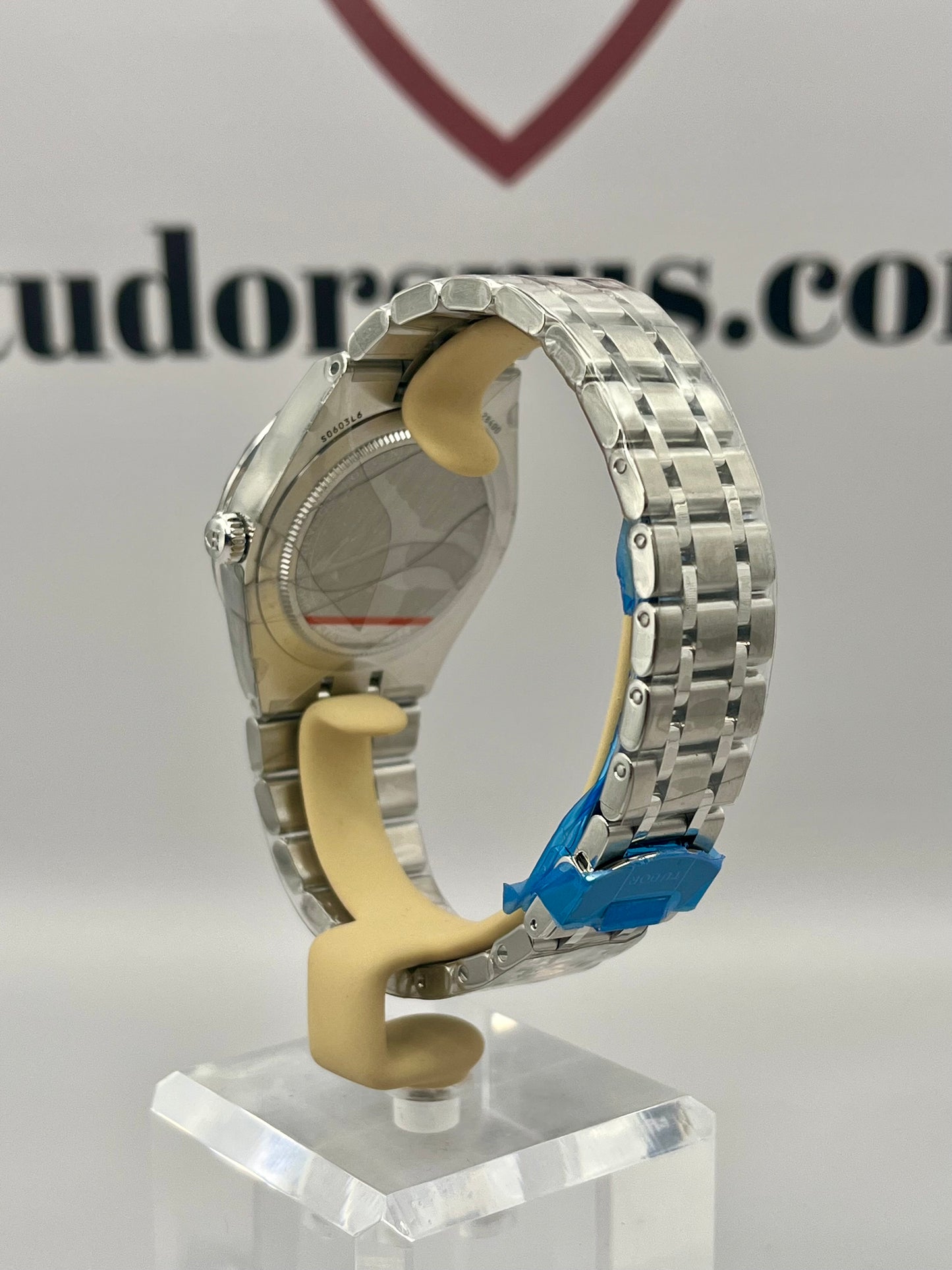 2025 *NEW & UNWORN* TUDOR Royal - 28400 - 34mm - Full Set