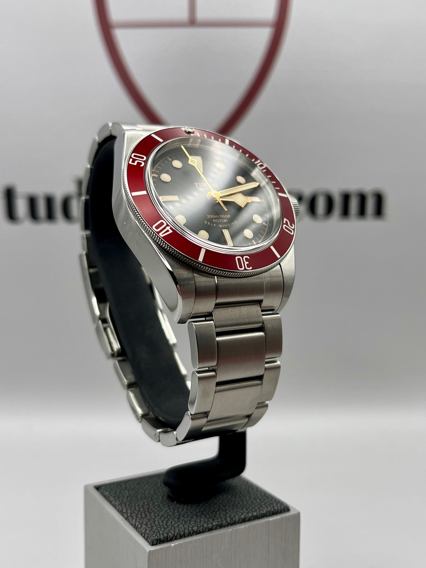 TUDOR Black Bay 79220R 'Smiley ' - 41mm - Full Set - Exceptional 'UNWORN'