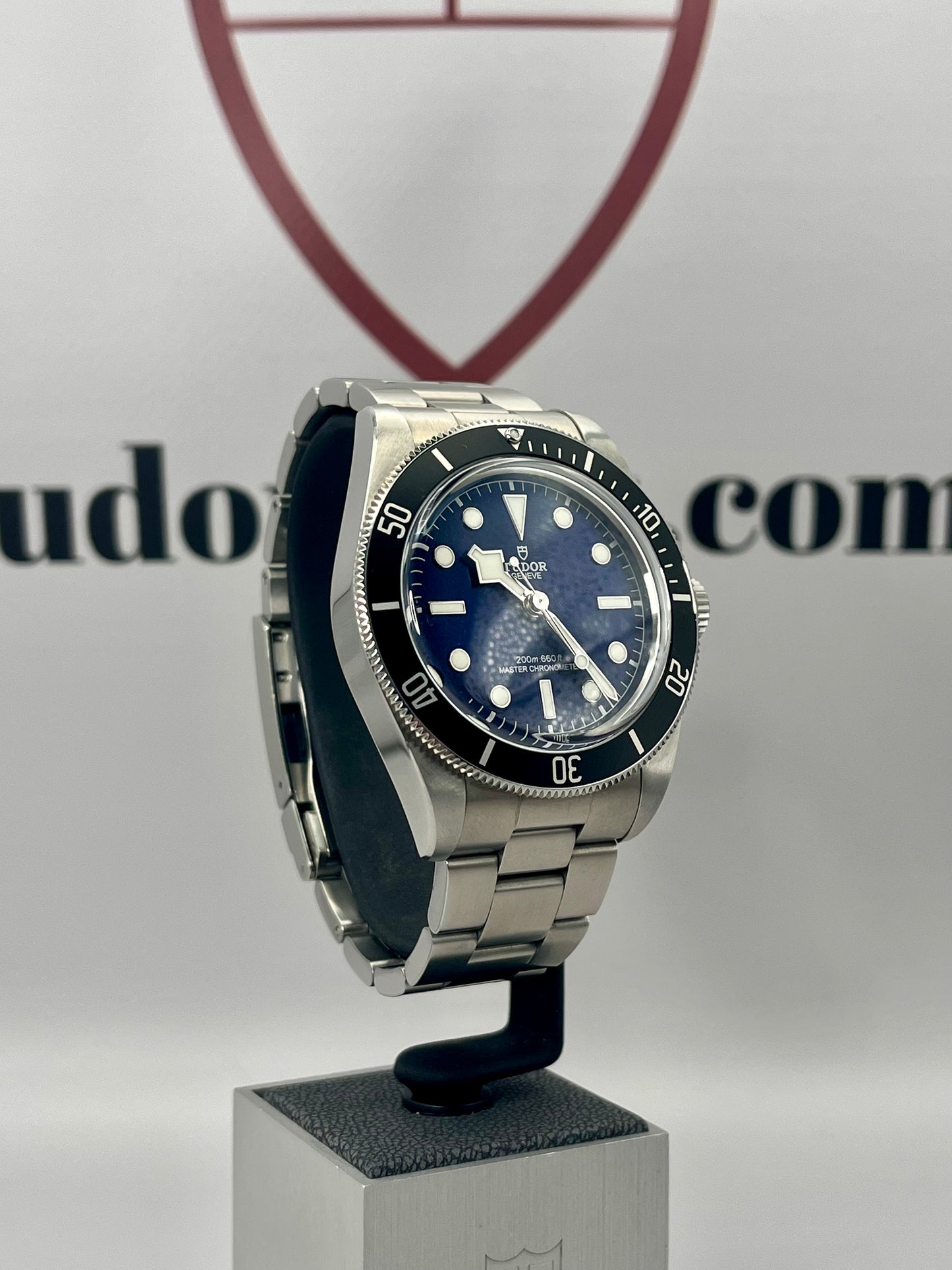2025 TUDOR Black Bay 68 - 43mm - M7943A1A0NU - Full Set