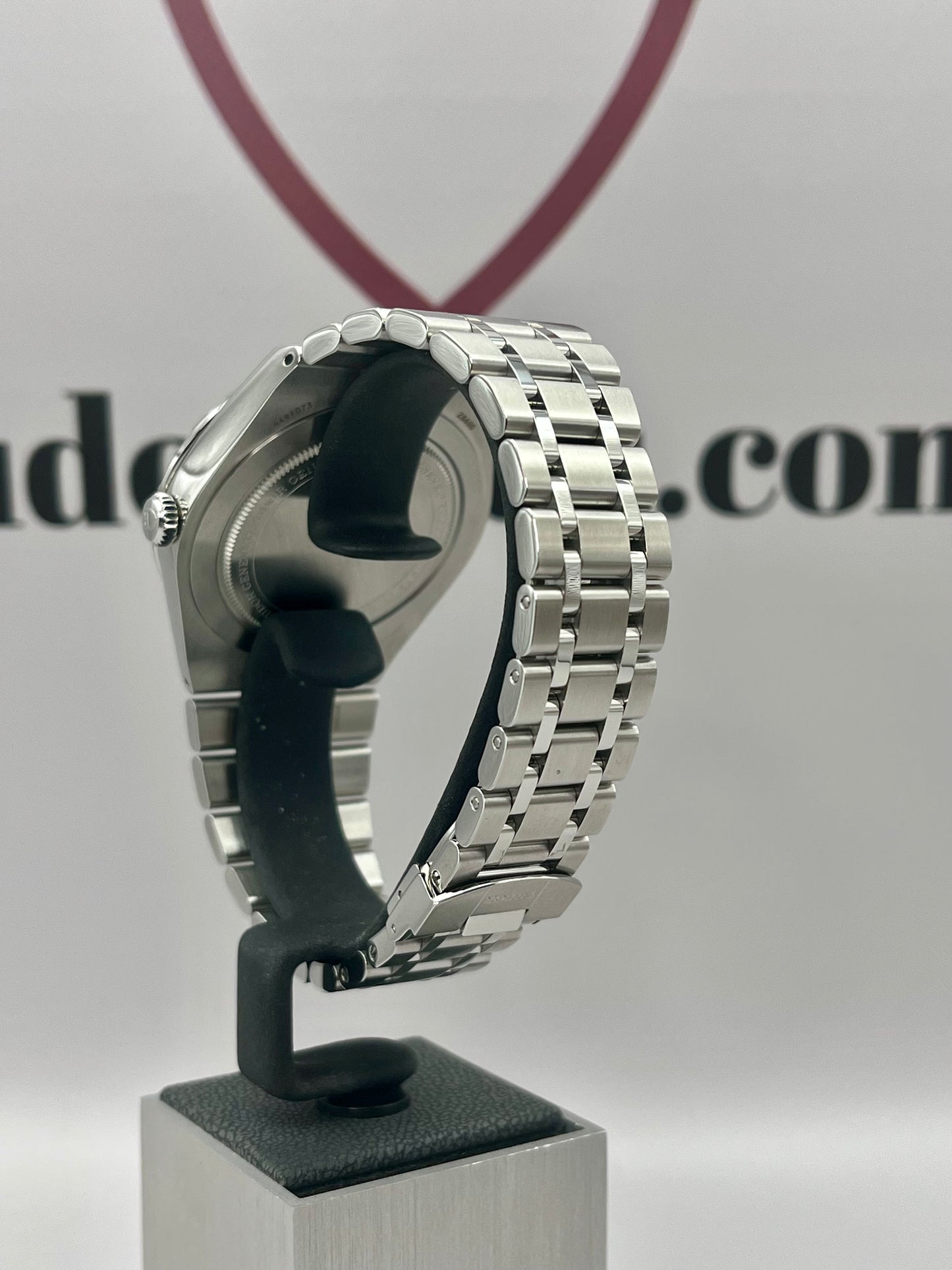 2026 UNWORN TUDOR Royal Day/Date Salmon & Diamond Dial 28600 41mm