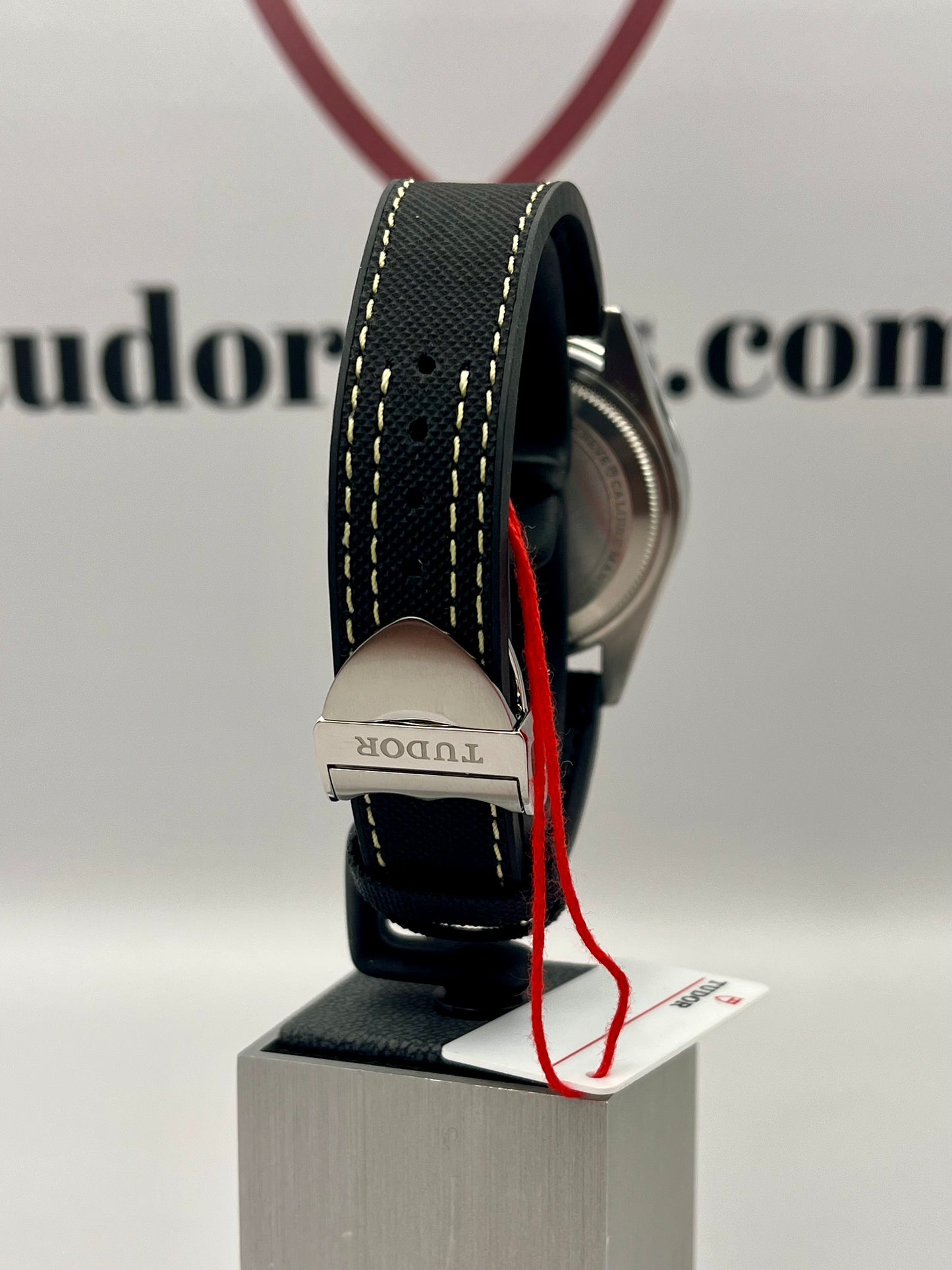 2025 TUDOR Black Bay Pro - 39mm - M79470 - Full Set
