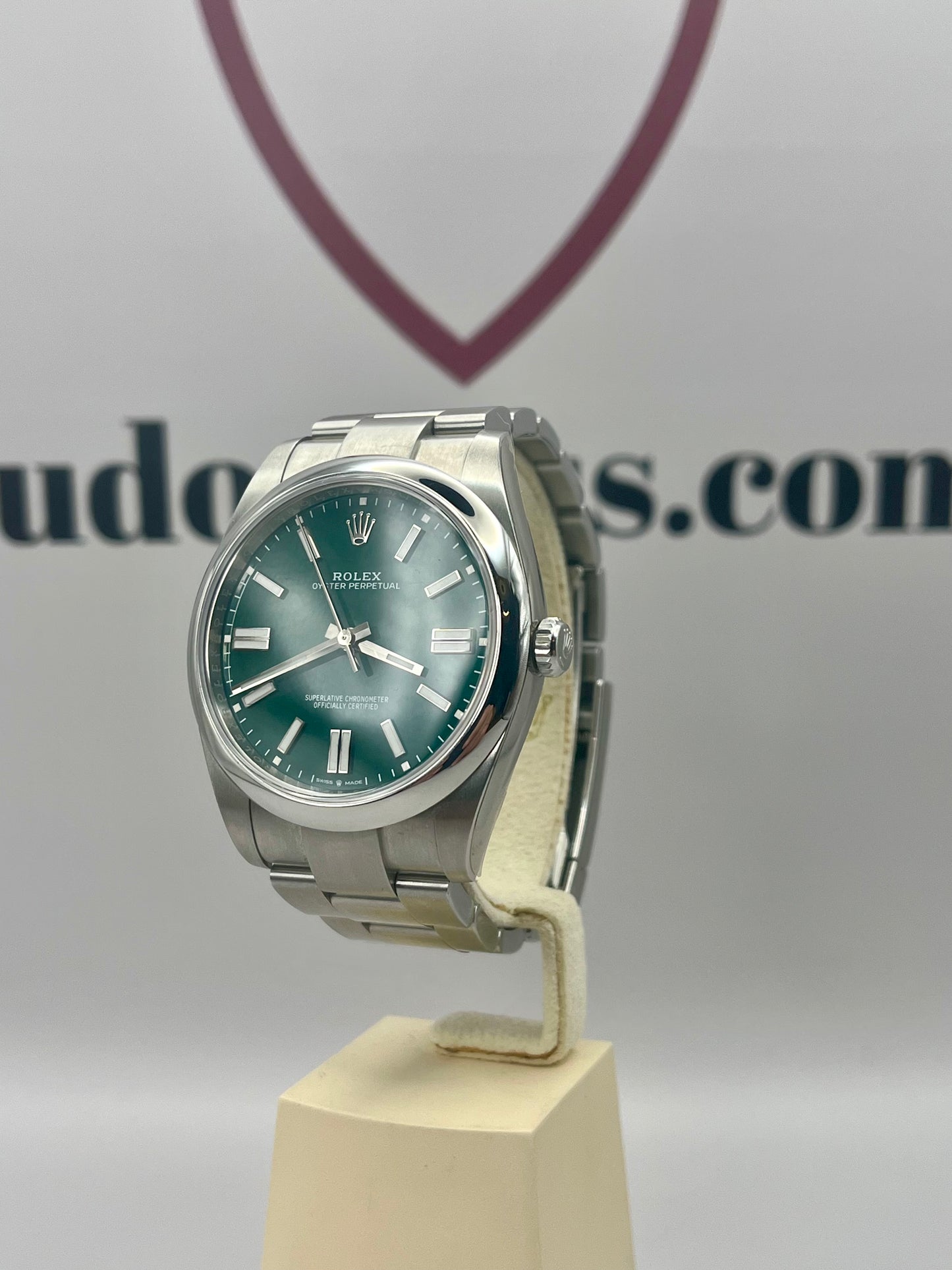 *Stickered* ROLEX Oyster Perpetual 41mm - 124300 - Full Set - Warranty