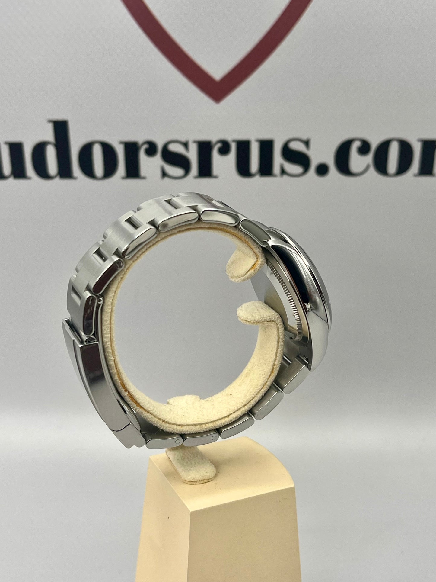 2025 ROLEX Oyster Perpetual Pink Dial - 124200 - 34mm - Full Set