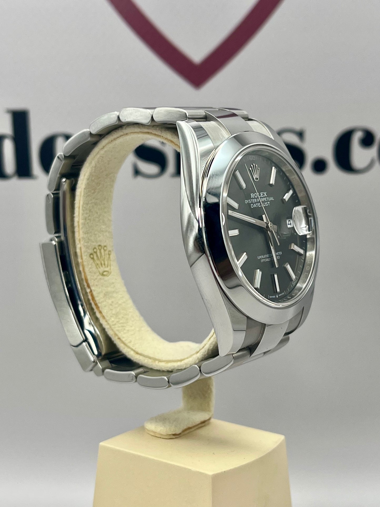 DEC 2025 ROLEX Datejust 41mm 126300 Rhodium Dial Full Set