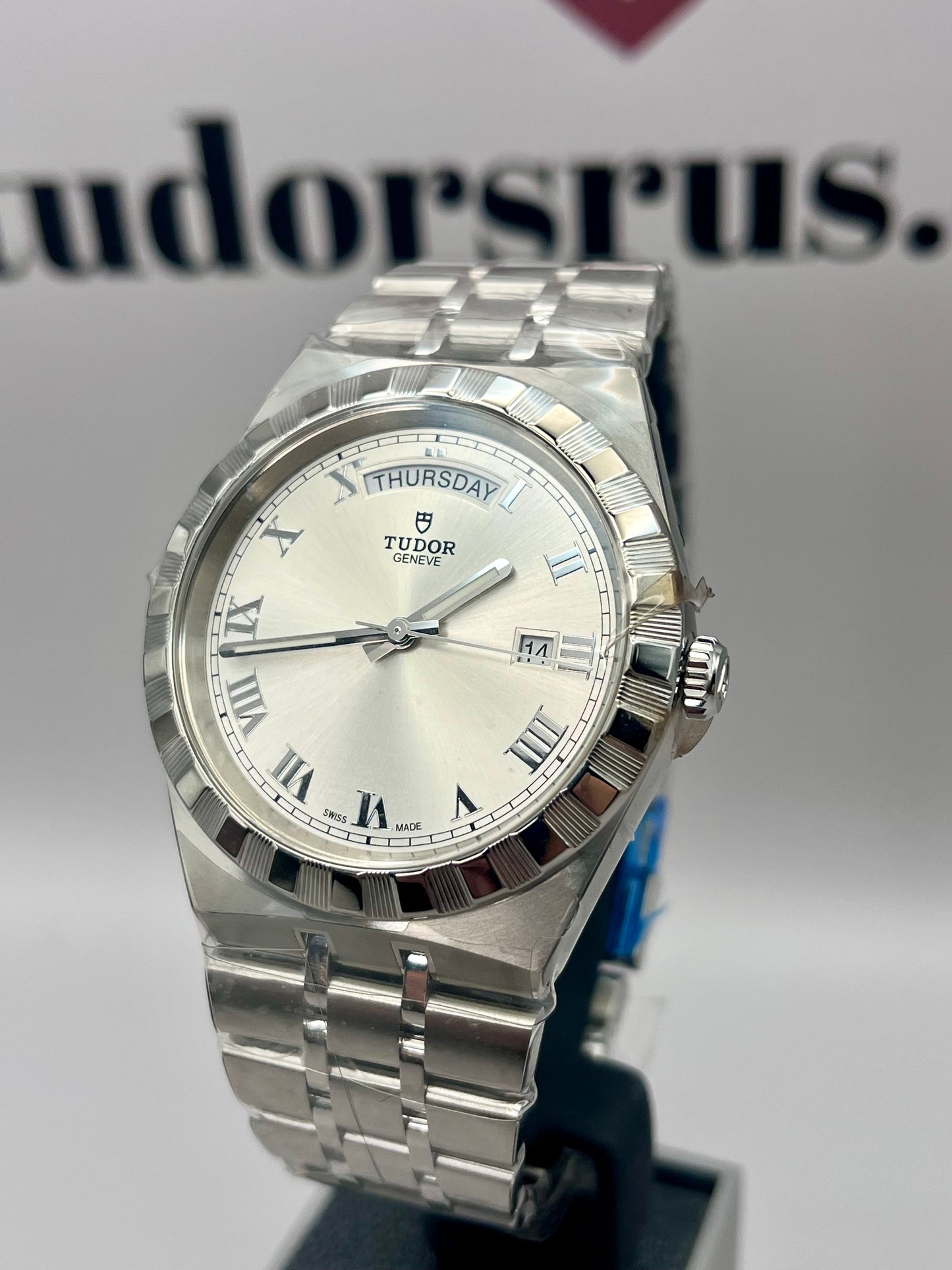 Dec 2025 *UNWORN* TUDOR Royal Day/Date Silver Dial - M28600 - 41mm - Full Set
