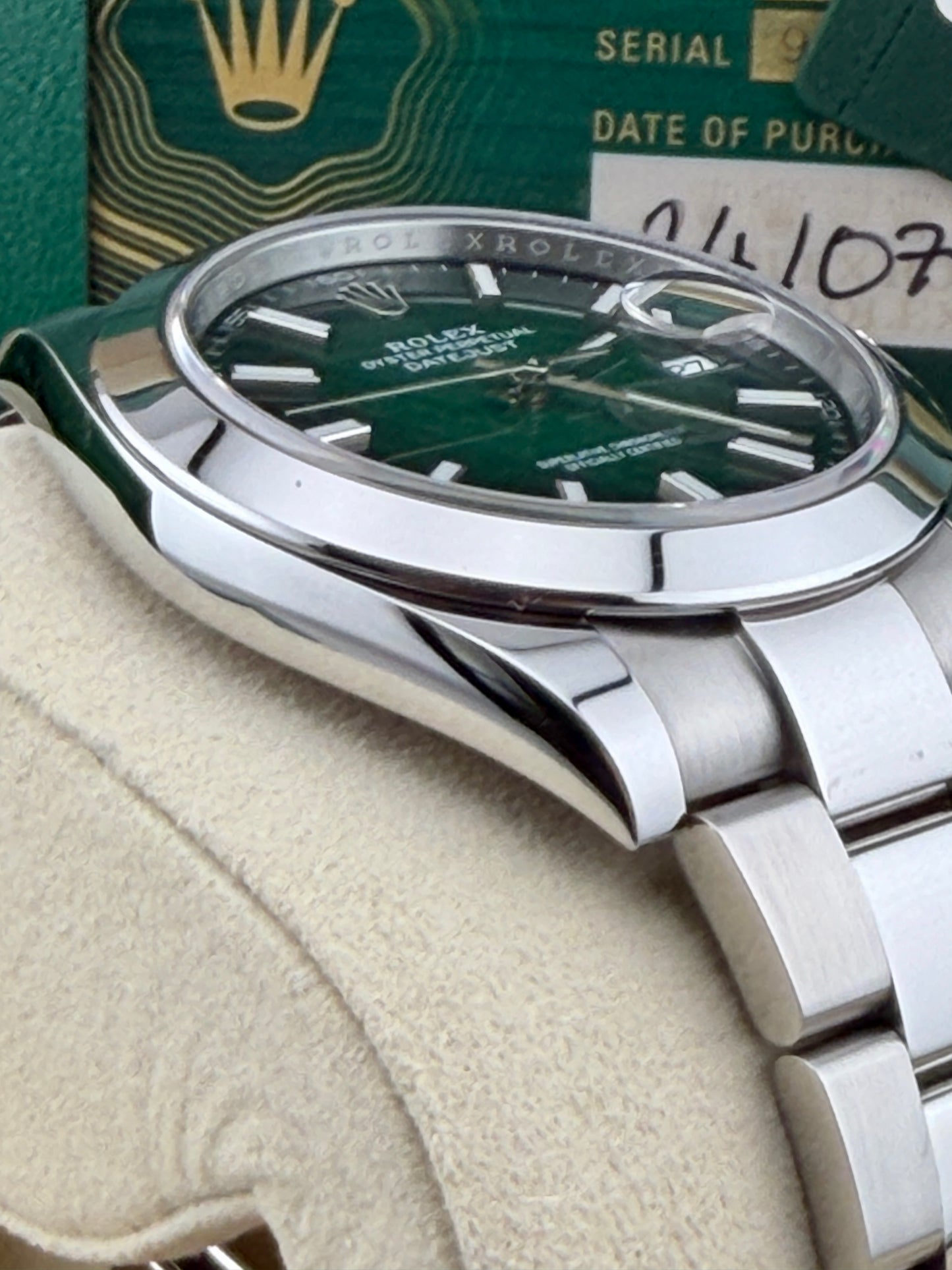 2026 ROLEX DateJust 41 Ombre Green Dial 126300 41mm Full Set