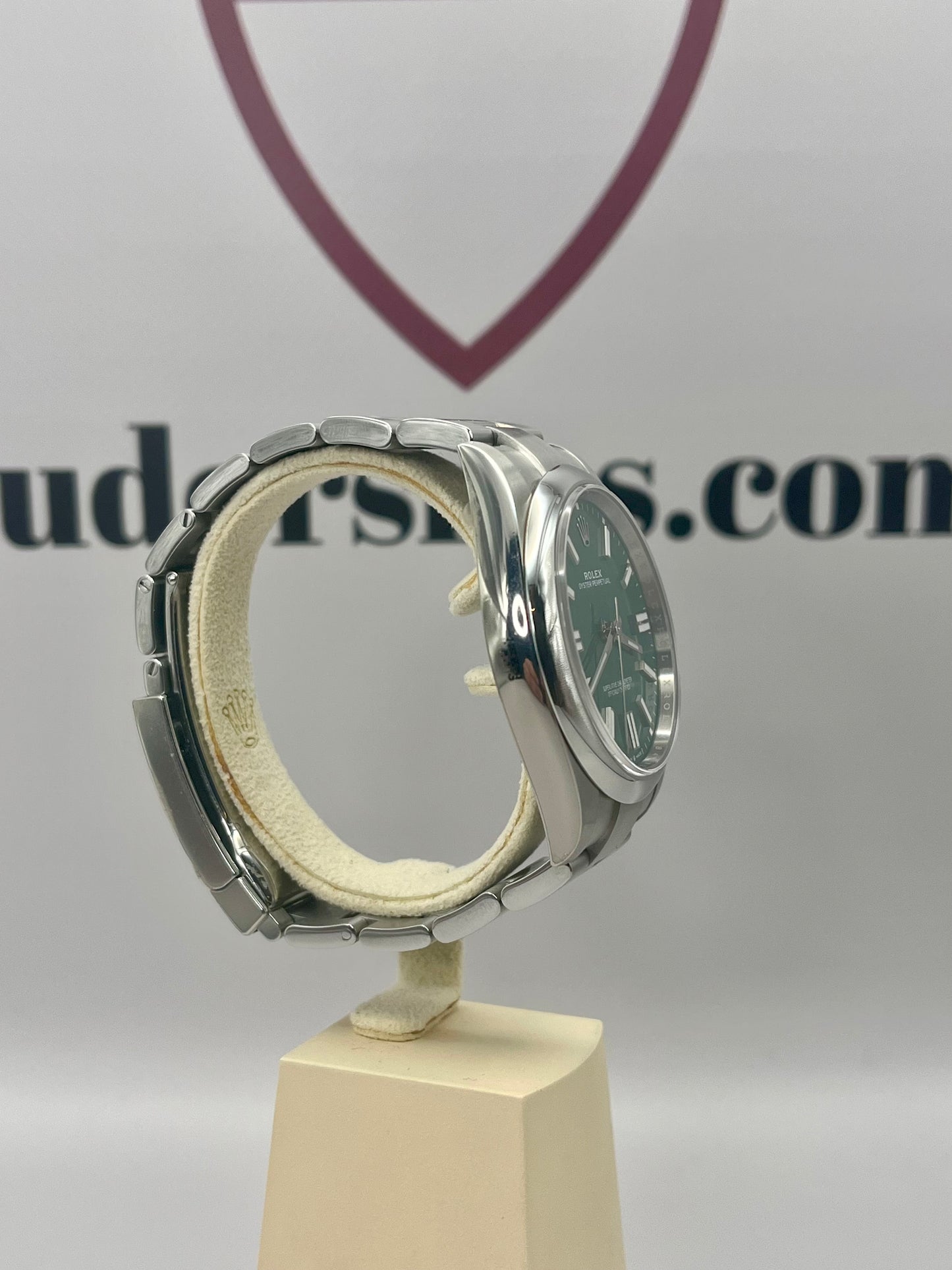 *Stickered* ROLEX Oyster Perpetual 41mm - 124300 - Full Set - Warranty