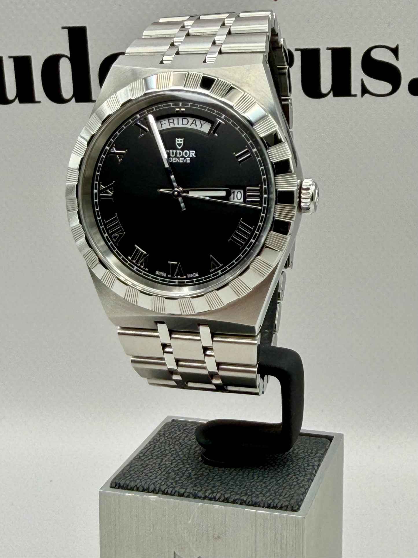 Nov 2025 UNWORN TUDOR Royal Day/Date Black Dial 28600 41mm