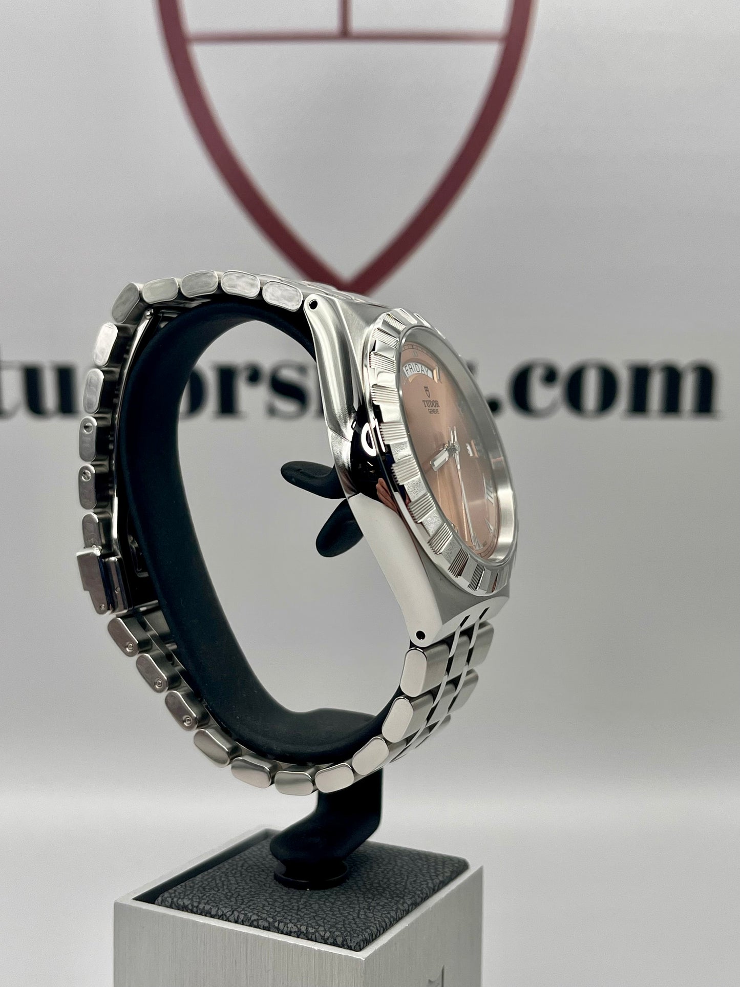 2024 TUDOR Royal Salmon 28600 - 41 mm - Full Set - Warranty to Sep 2029