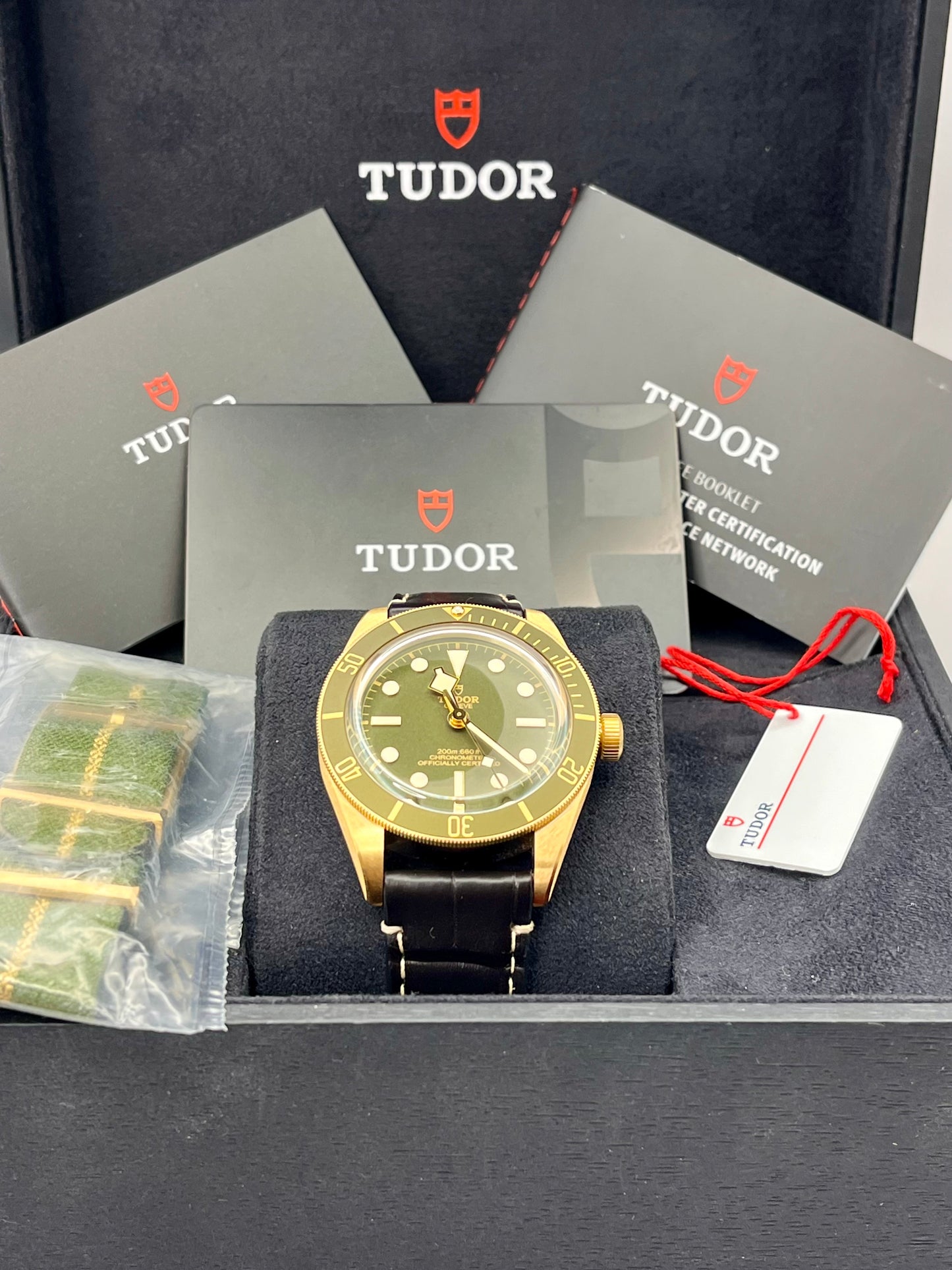 2025 **NEW** TUDOR Black Bay 58 18K - 79018V - 39 mm - Full Set