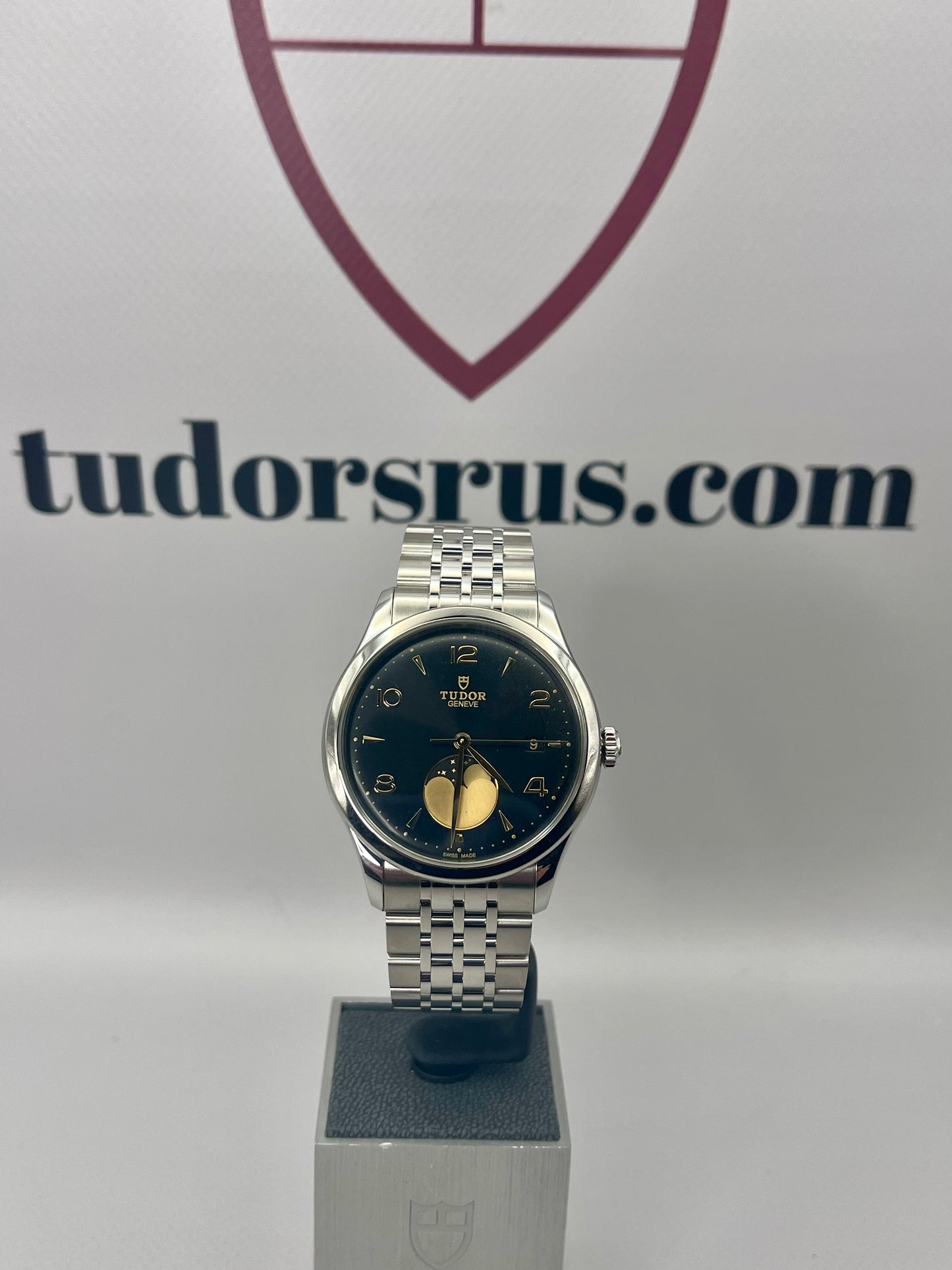 2025 *UNWORN* TUDOR 1926 Luna - 91560 - 39mm - Full Set