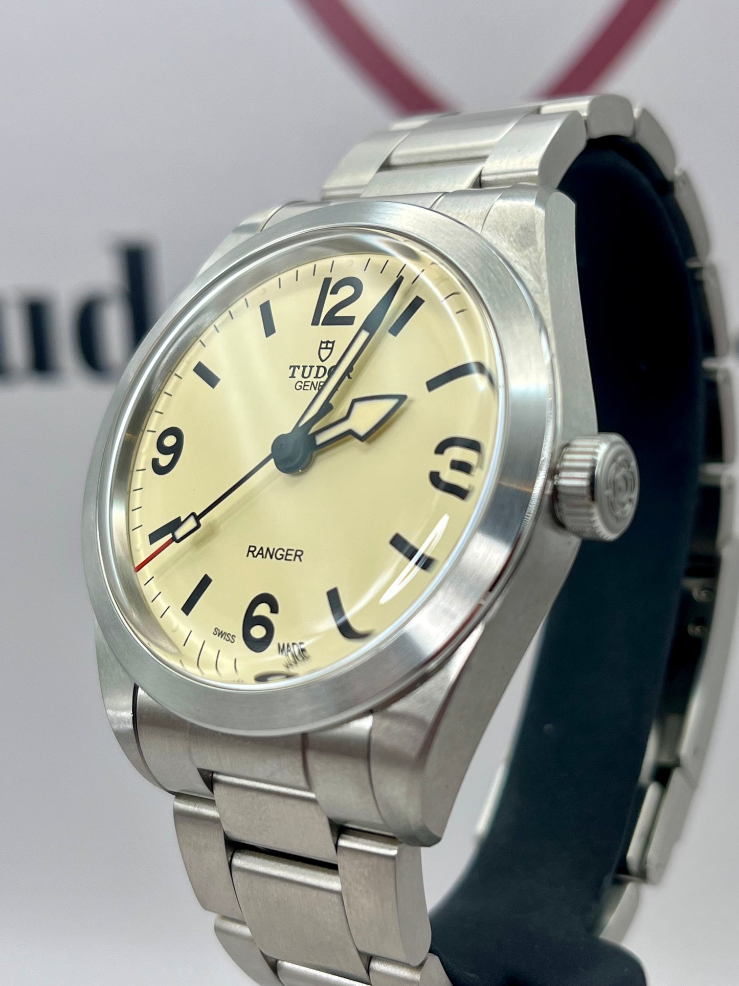 2025 TUDOR Ranger 79950 'Dune' - 39mm - Full Set