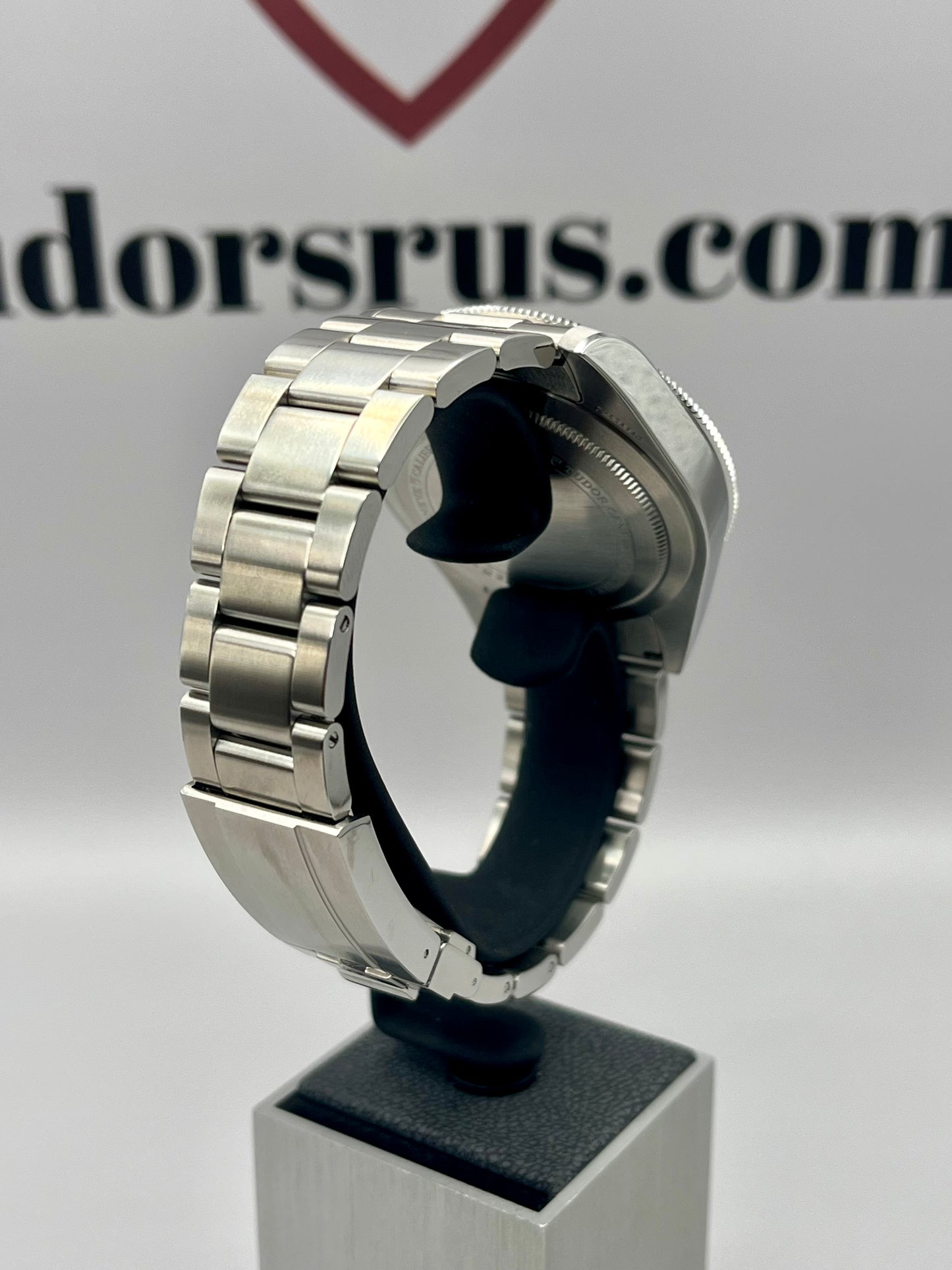 2025 **BRAND NEW** TUDOR Black Bay 68 - 43mm - M7943A1A0NU