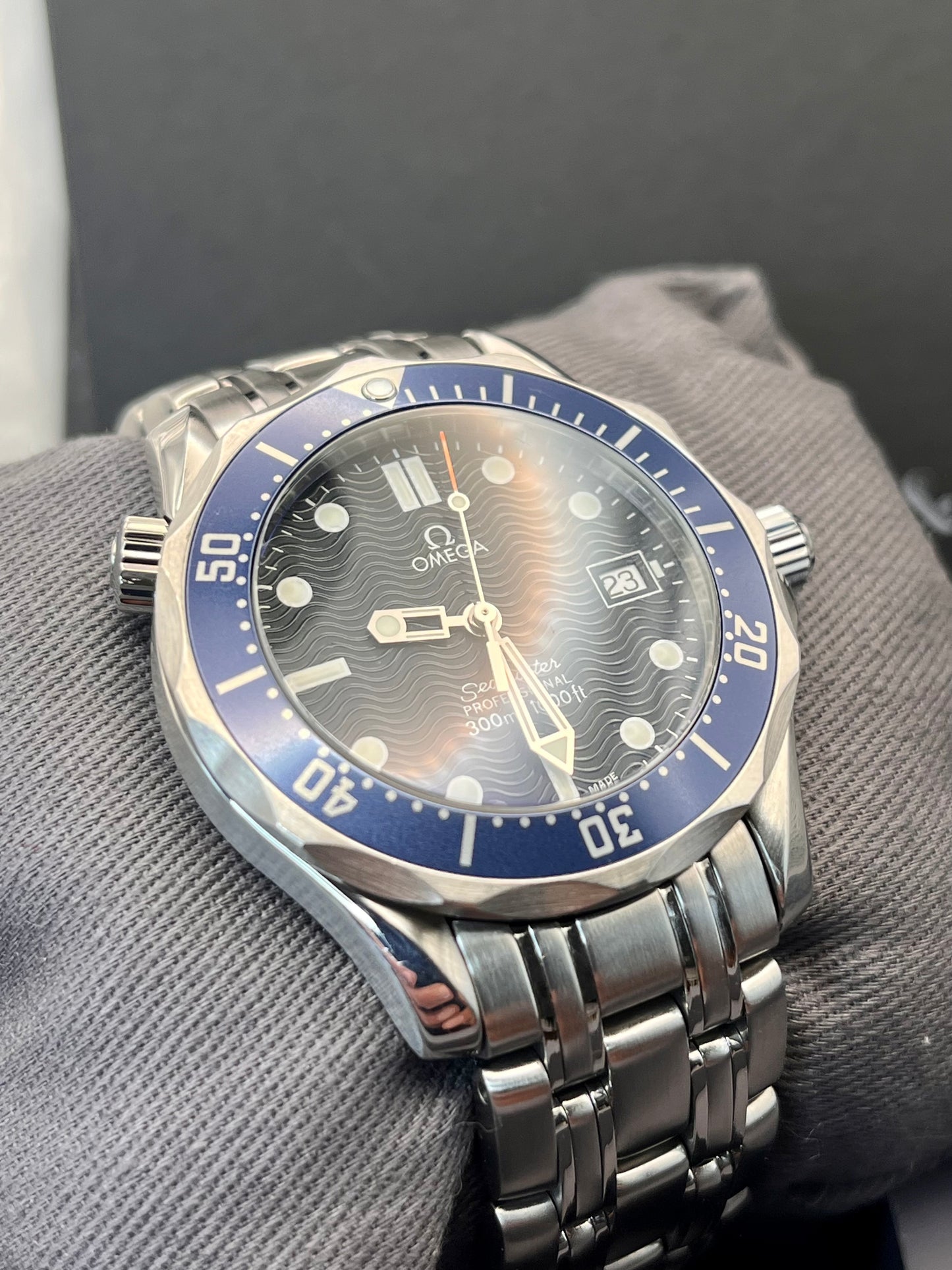 OMEGA Seamaster 300 Professional Blue Men's Watch - 2561.80 - 36mm - Quartz