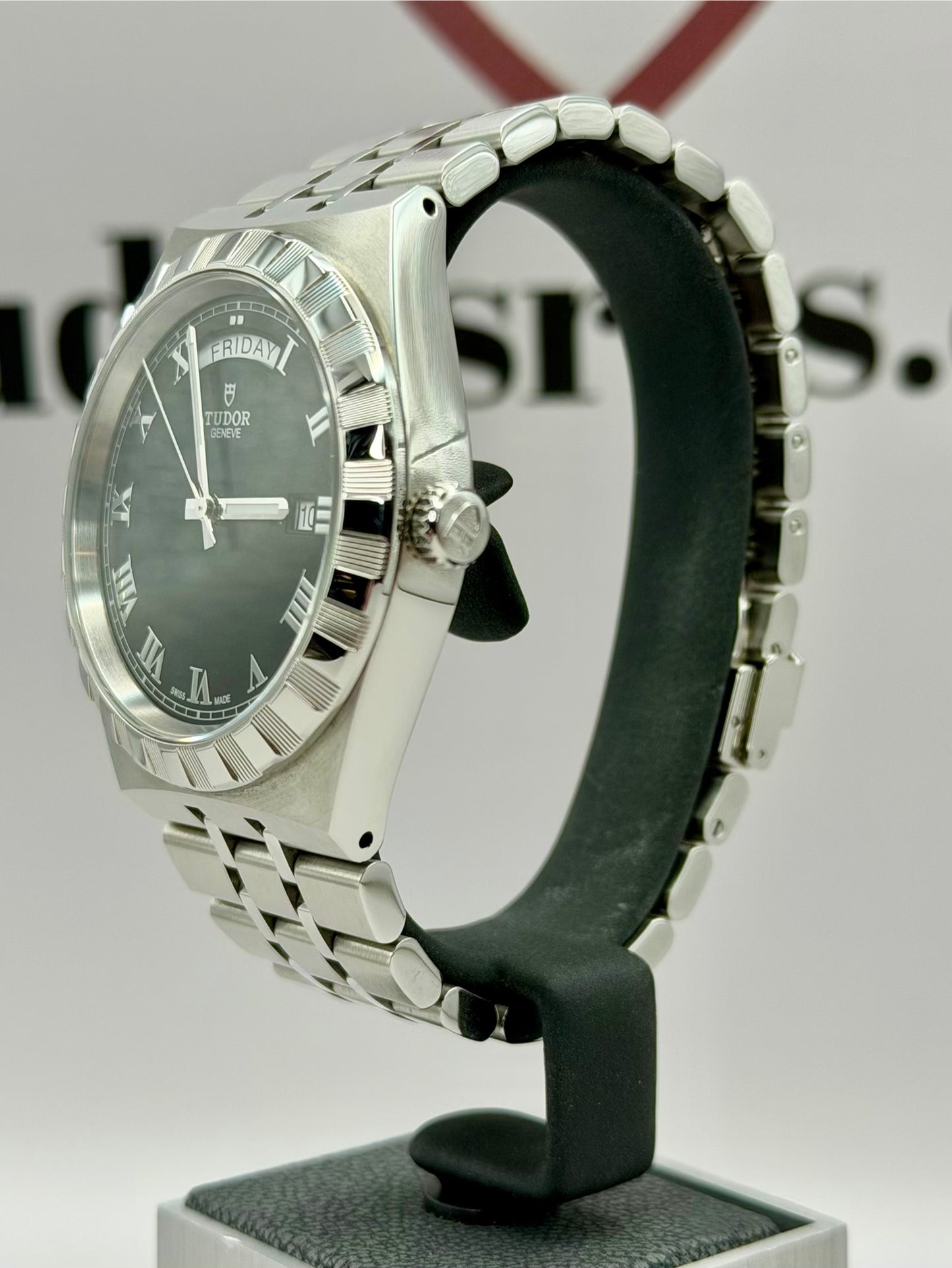 Nov 2025 UNWORN TUDOR Royal Day/Date Black Dial 28600 41mm
