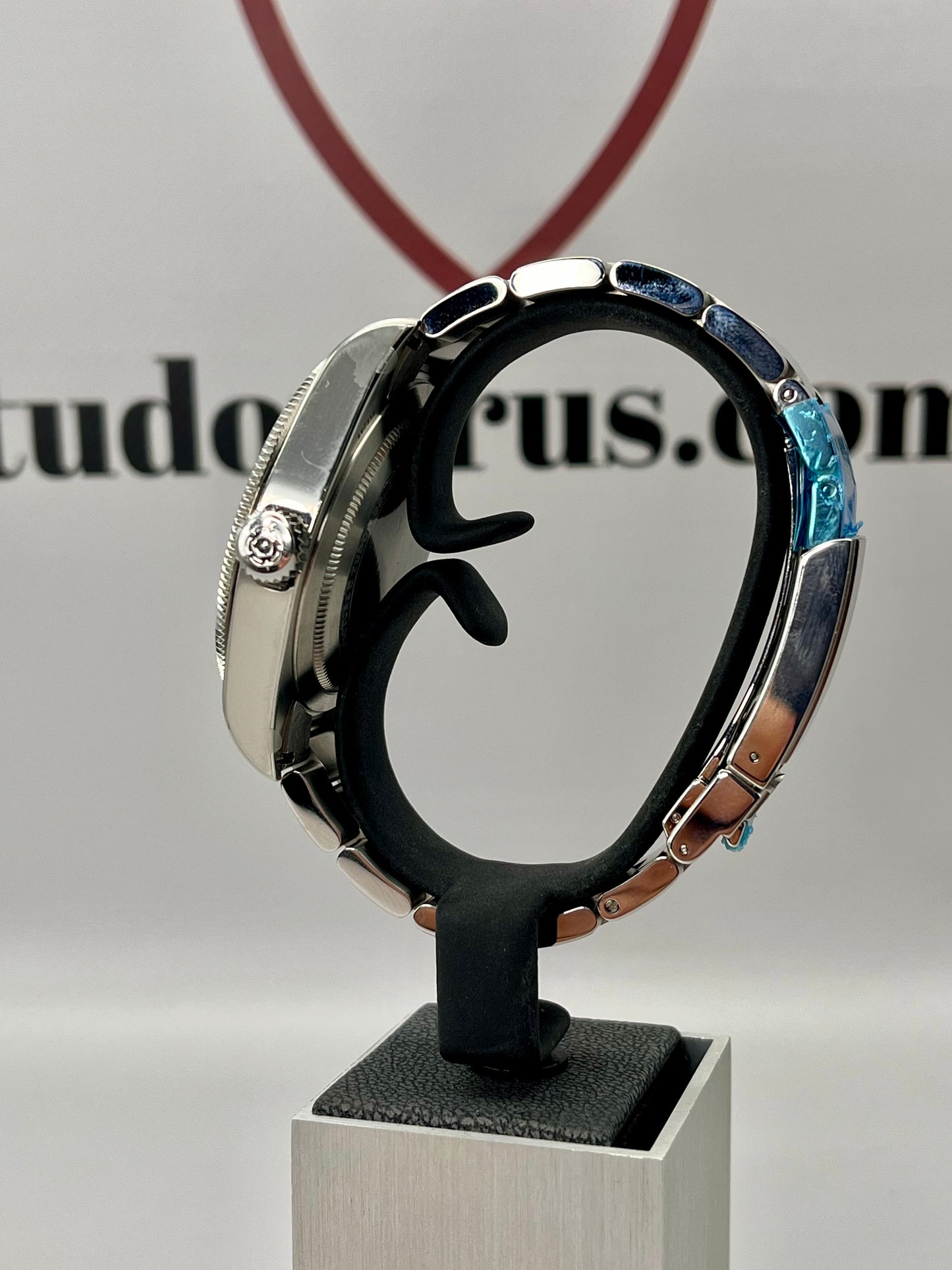 2025 **UNWORN** TUDOR Black Bay 68 - 43mm - M7943A1A0NU