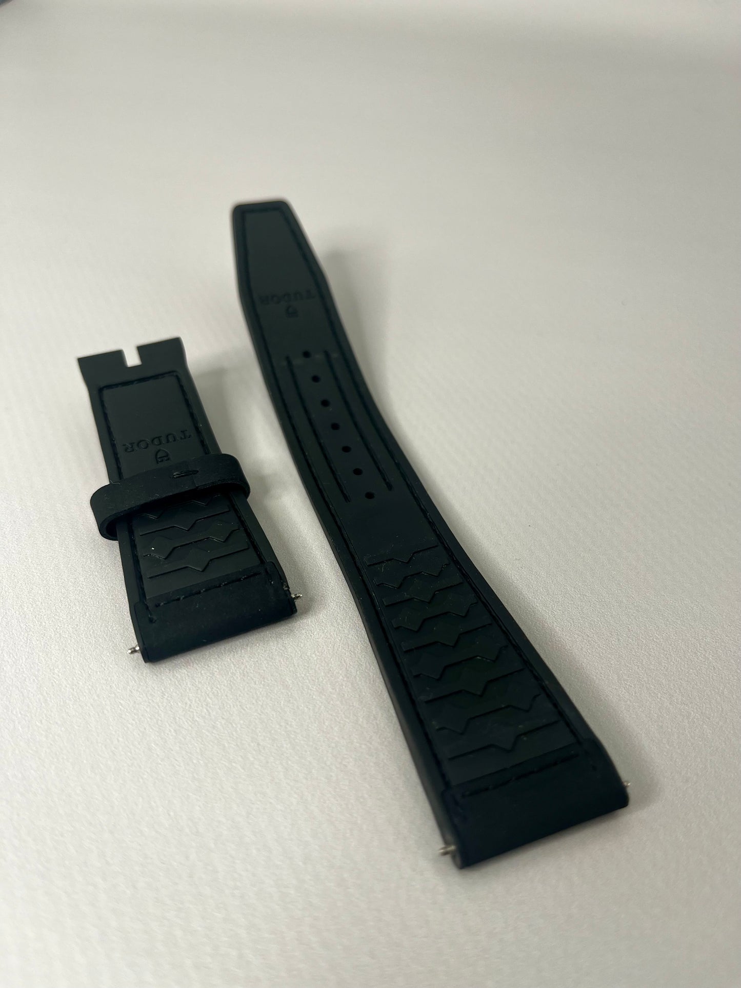 **Unworn** Genuine TUDOR Black Hybrid Rubber/Leather Strap 22mm